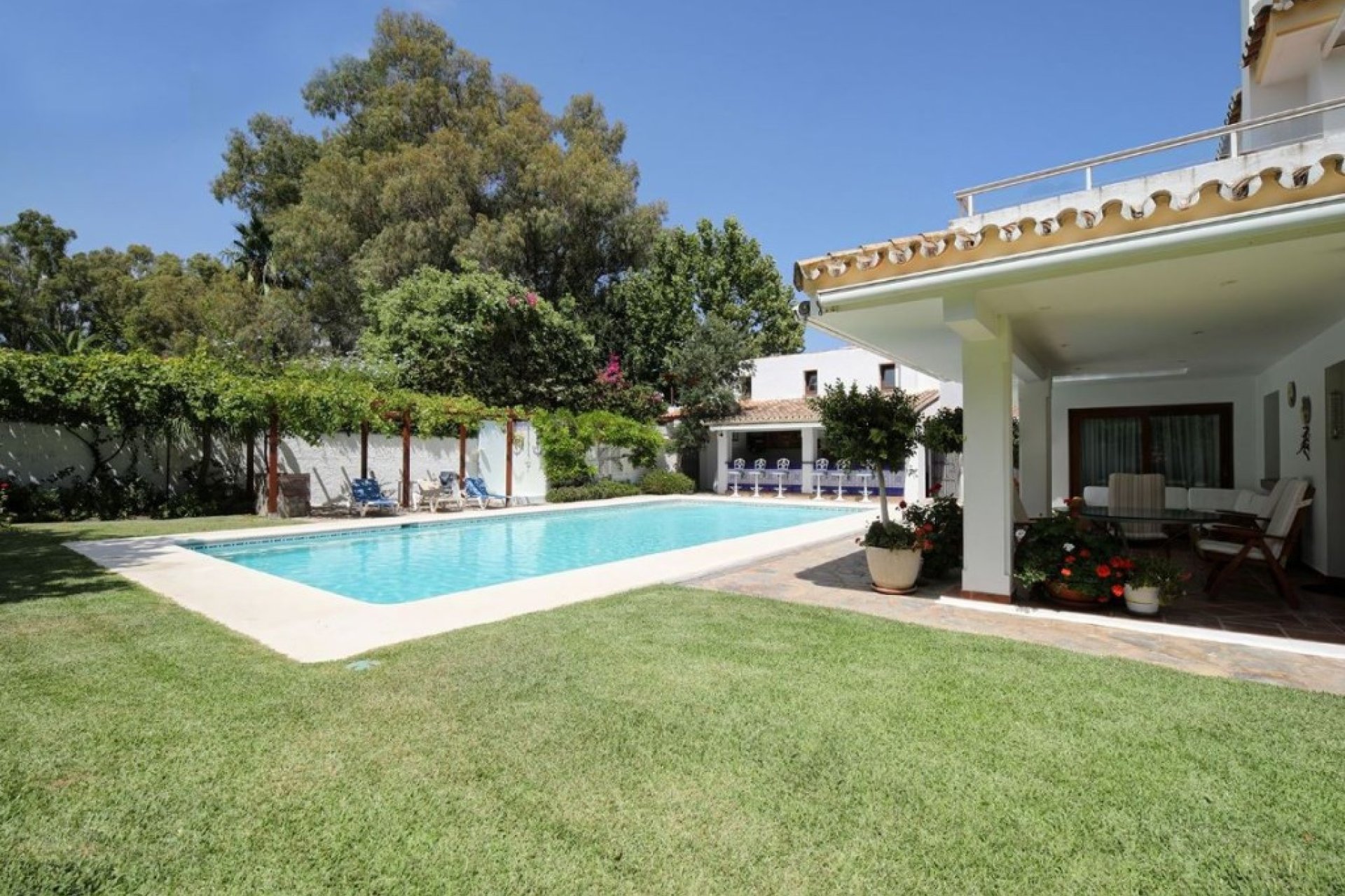 Resale - House - Detached Villa - Estepona - Costalita