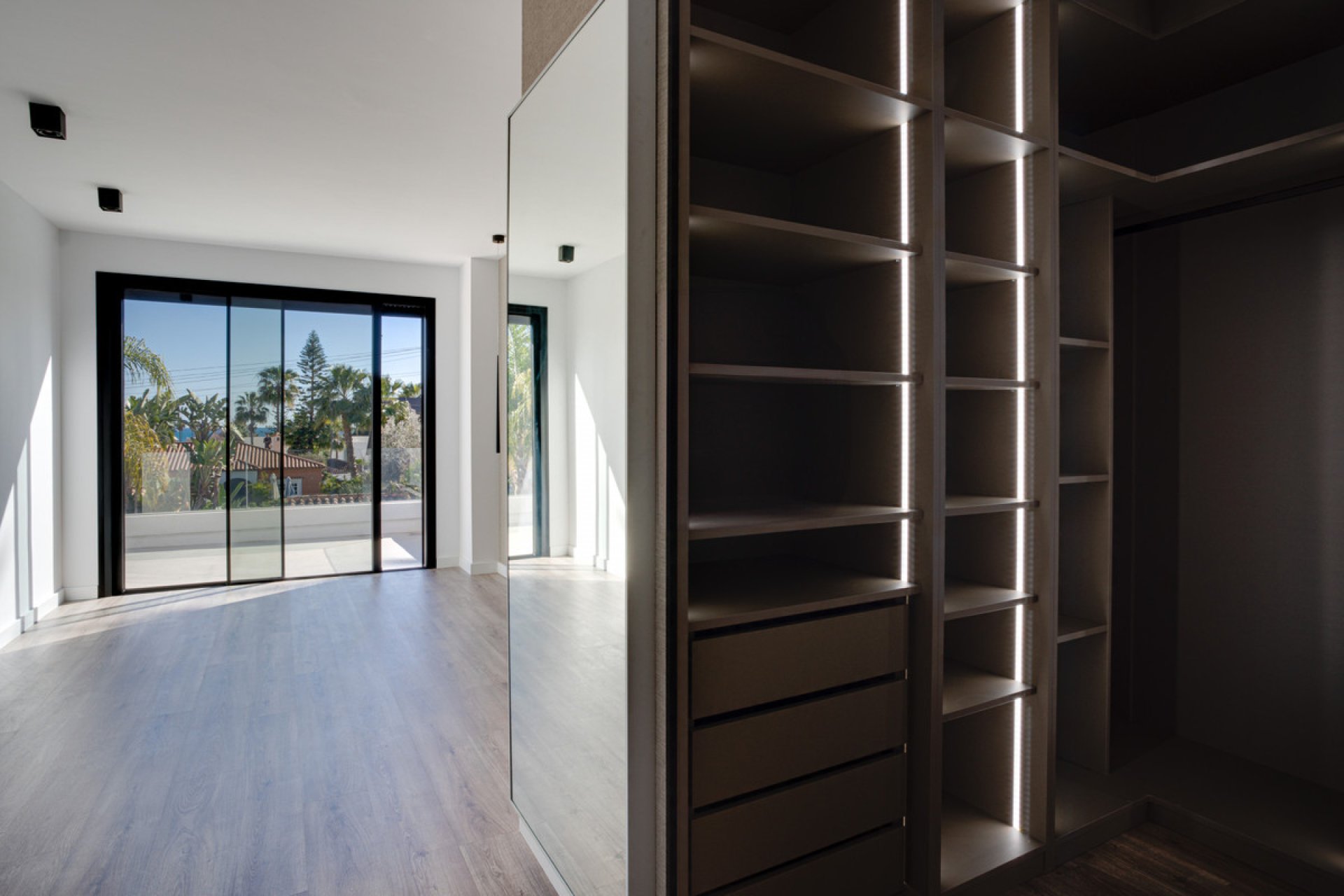 Resale - House - Detached Villa - Estepona - Costalita