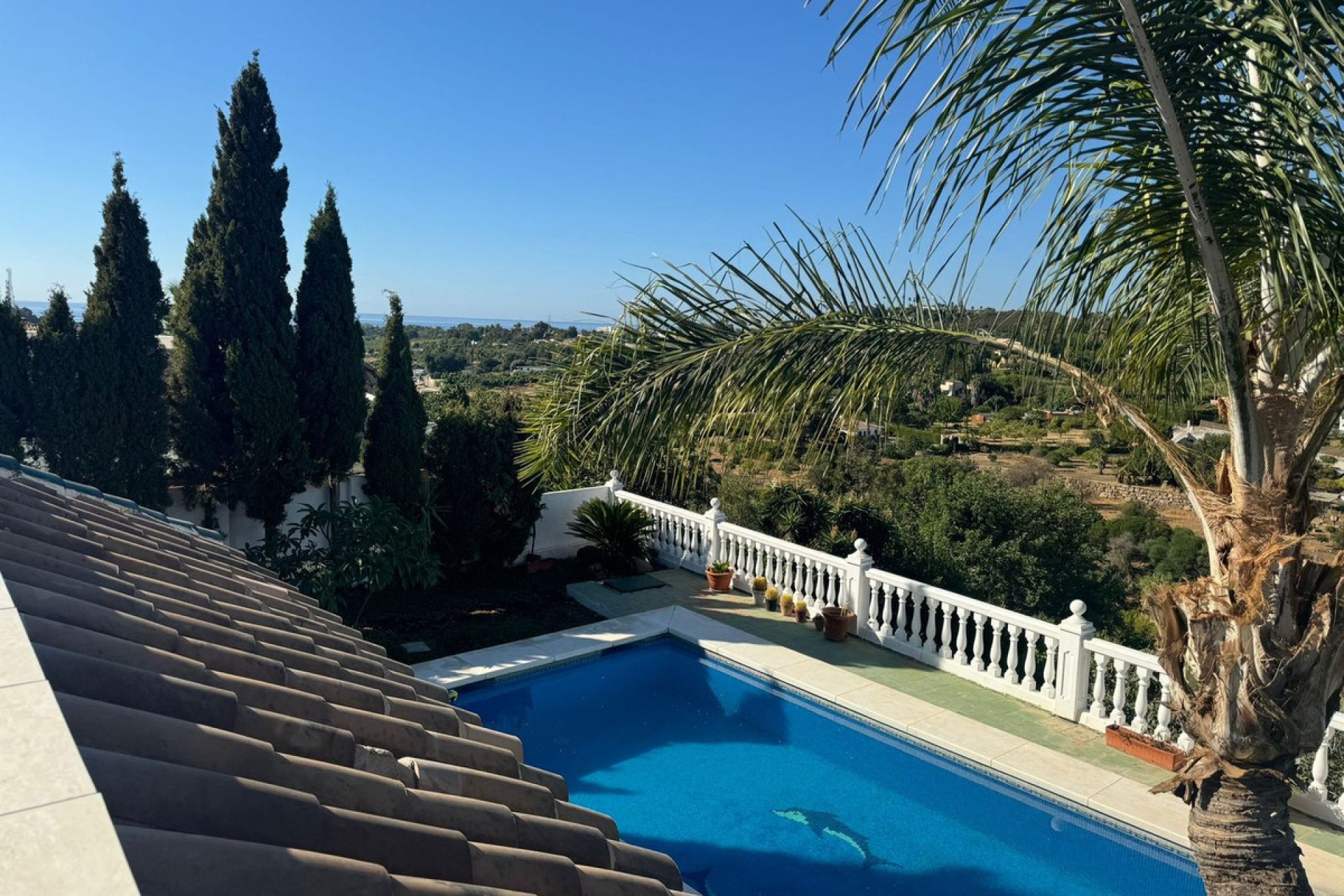 Resale - House - Detached Villa - Estepona - El Padron