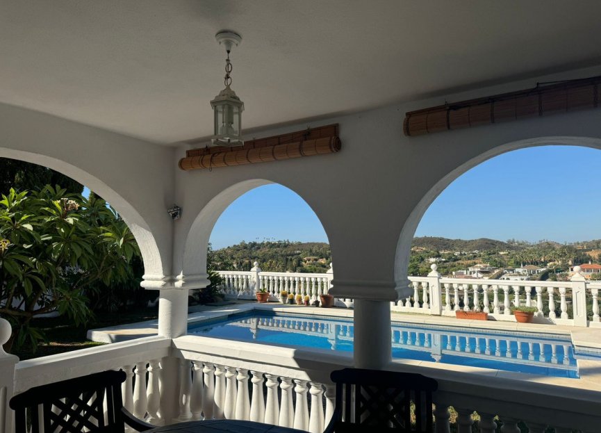 Resale - House - Detached Villa - Estepona - El Padron