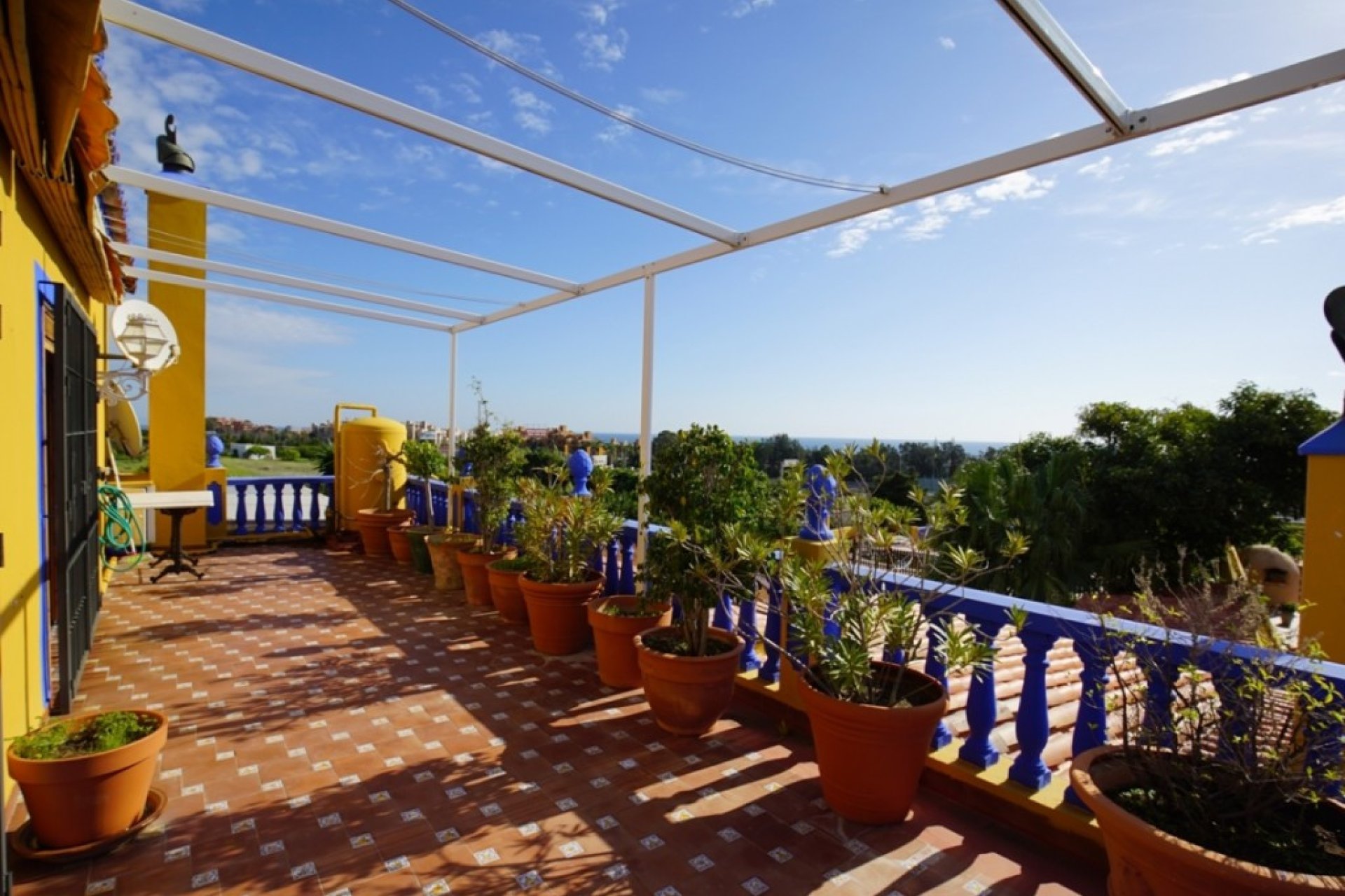 Resale - House - Detached Villa - Estepona - El Padron