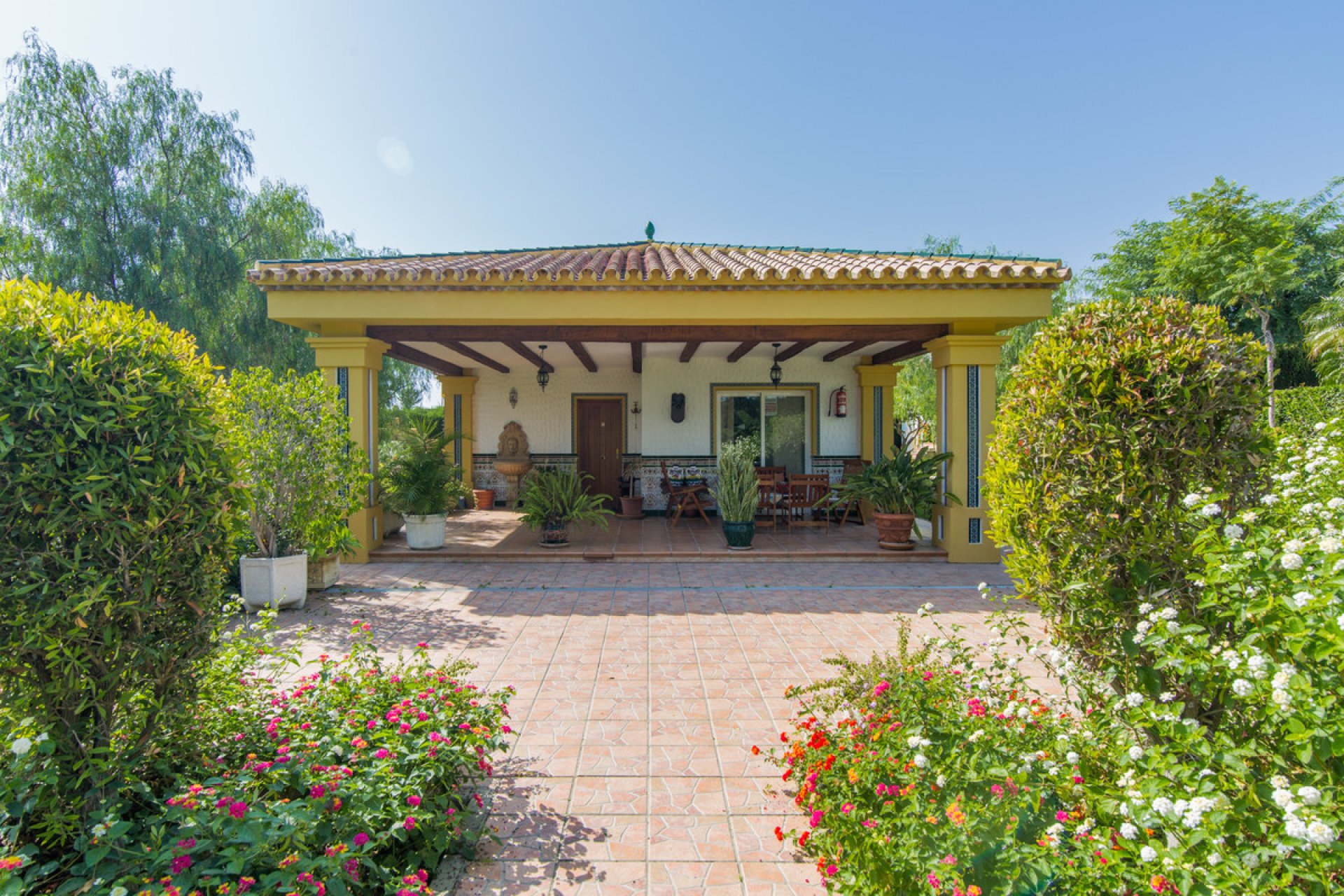 Resale - House - Detached Villa - Estepona - El Padron