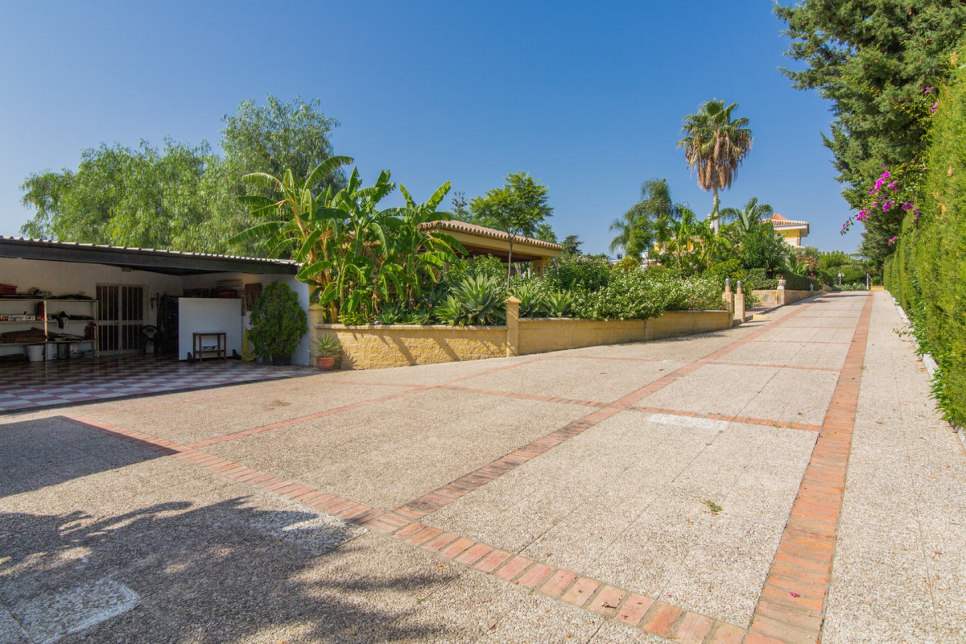 Resale - House - Detached Villa - Estepona - El Padron