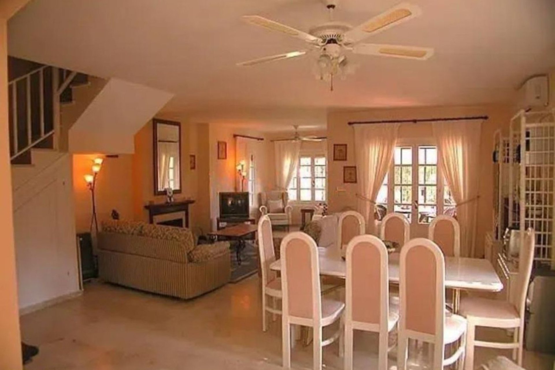 Resale - House - Detached Villa - Estepona - Estepona Centro