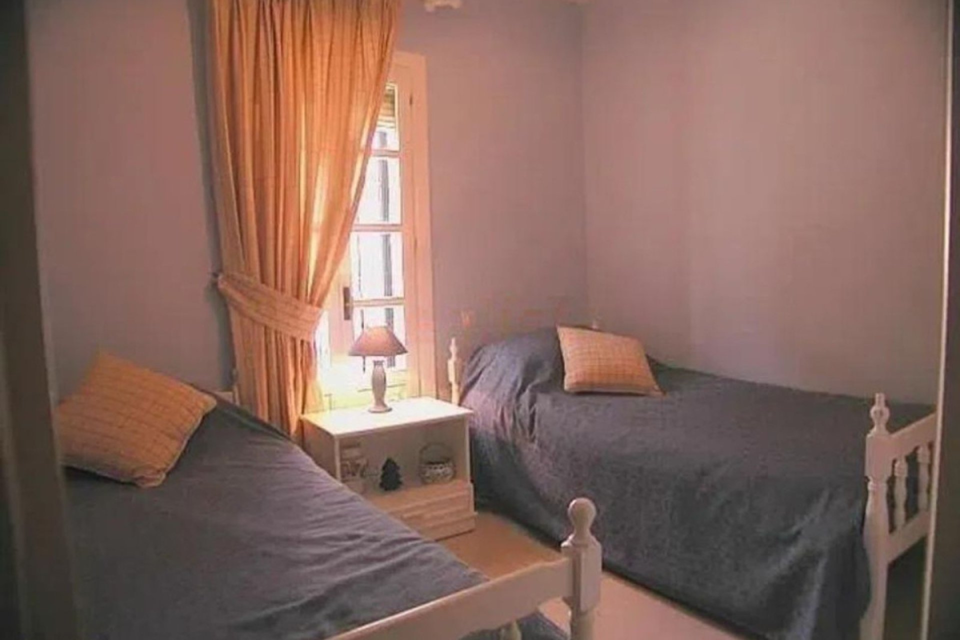 Resale - House - Detached Villa - Estepona - Estepona Centro