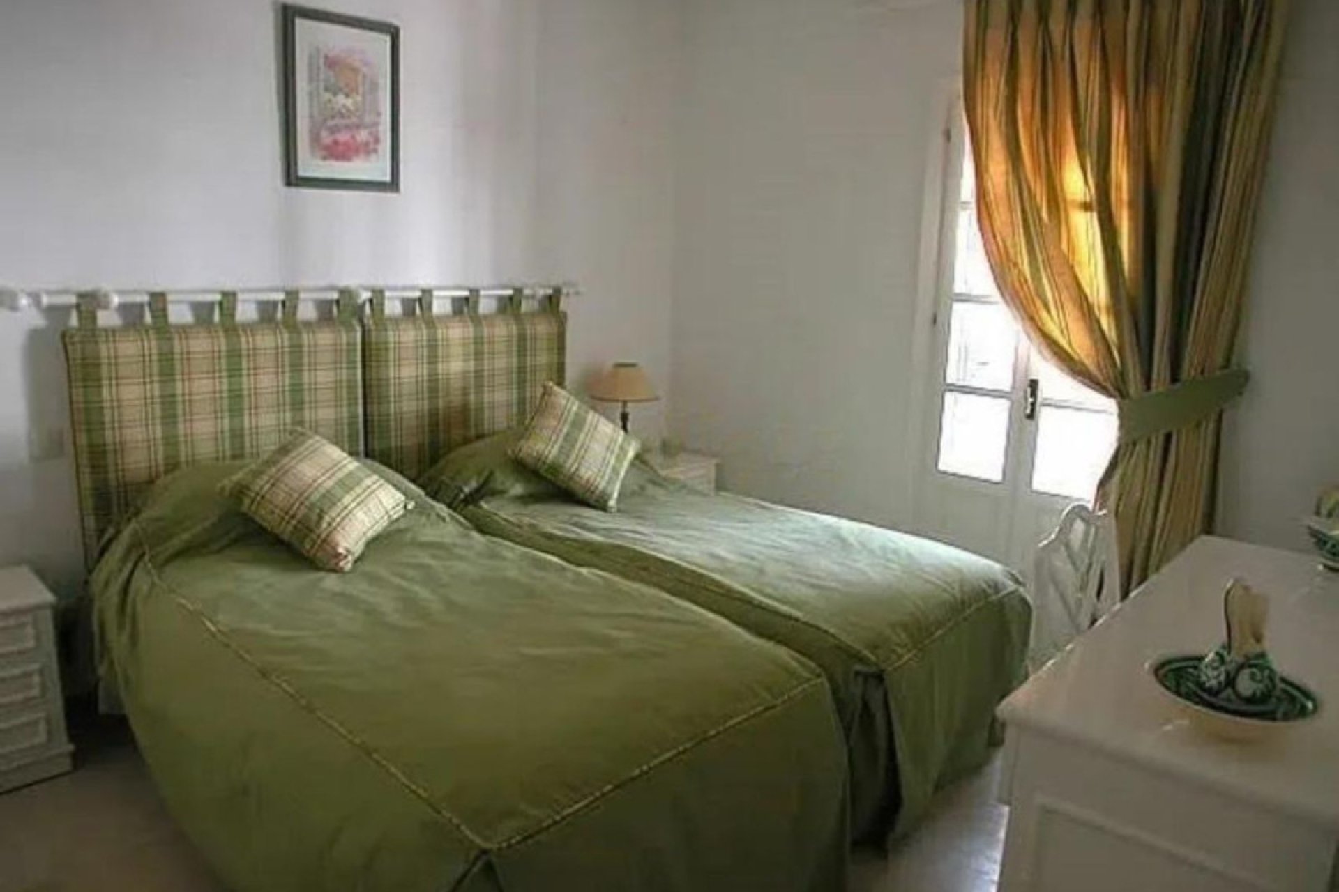 Resale - House - Detached Villa - Estepona - Estepona Centro