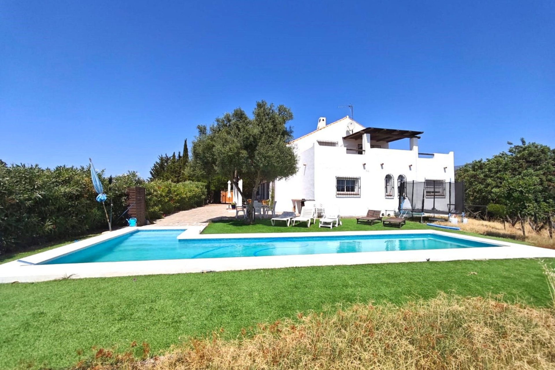Resale - House - Detached Villa - Estepona - Estepona Centro