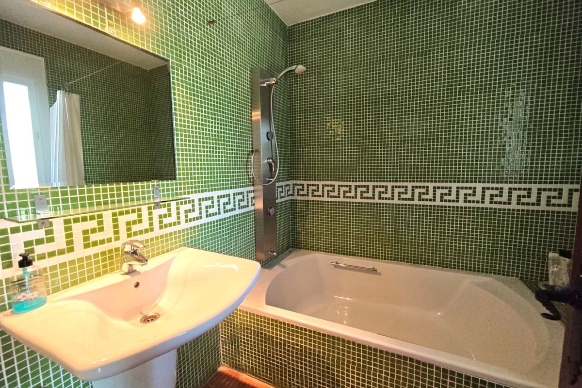 Resale - House - Detached Villa - Estepona - Estepona Centro