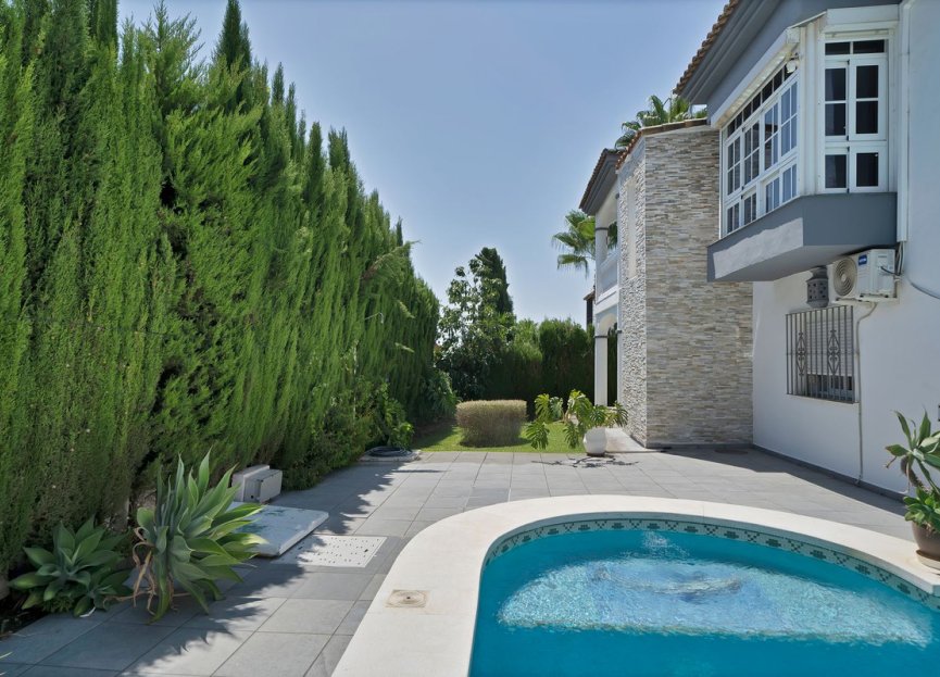 Resale - House - Detached Villa - Estepona - Estepona Centro