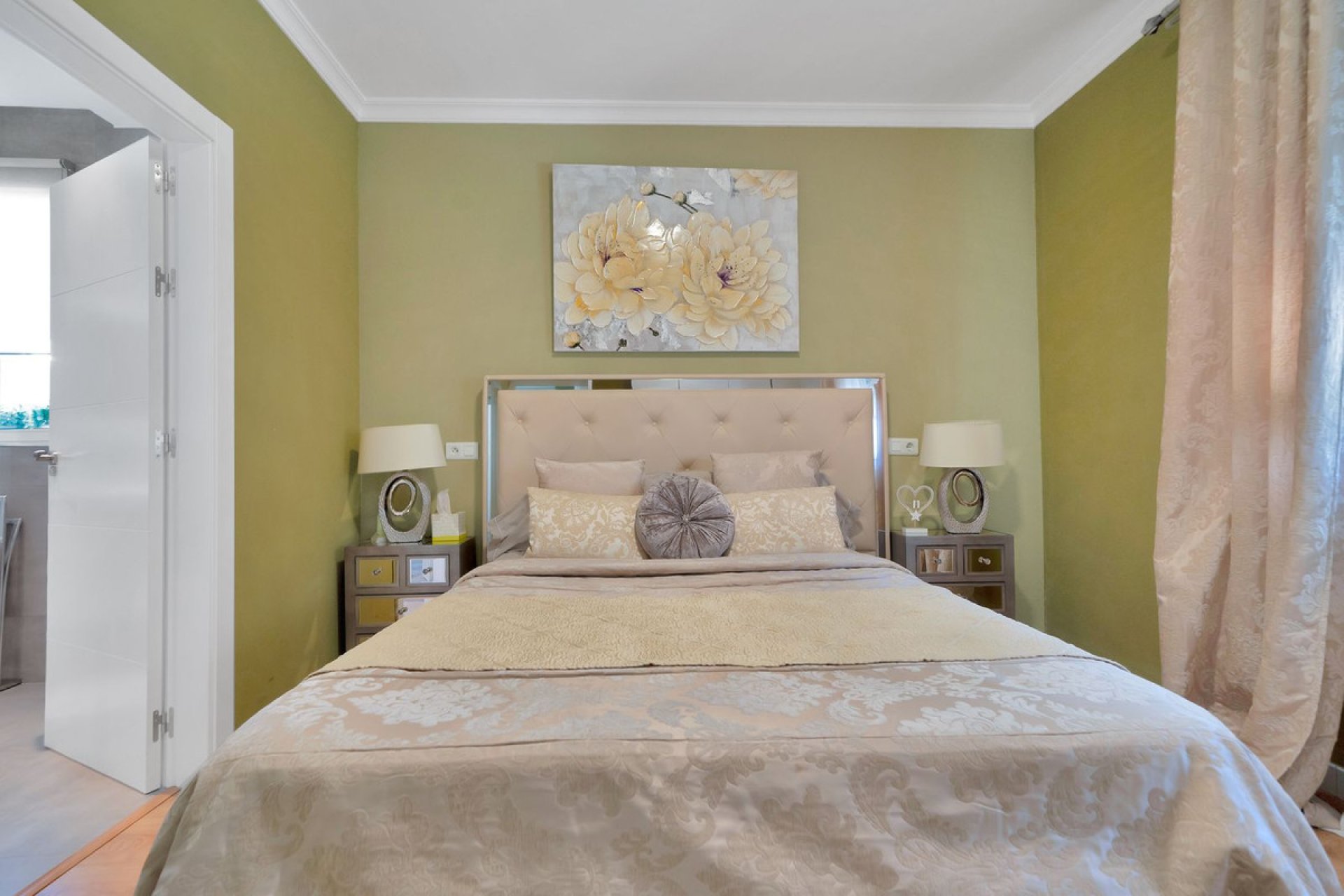 Resale - House - Detached Villa - Estepona - Estepona Centro