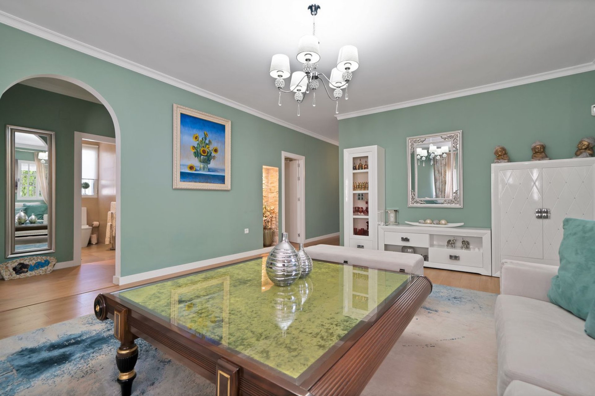 Resale - House - Detached Villa - Estepona - Estepona Centro