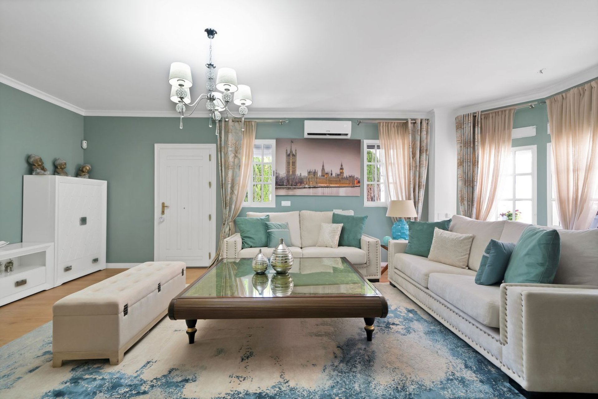 Resale - House - Detached Villa - Estepona - Estepona Centro