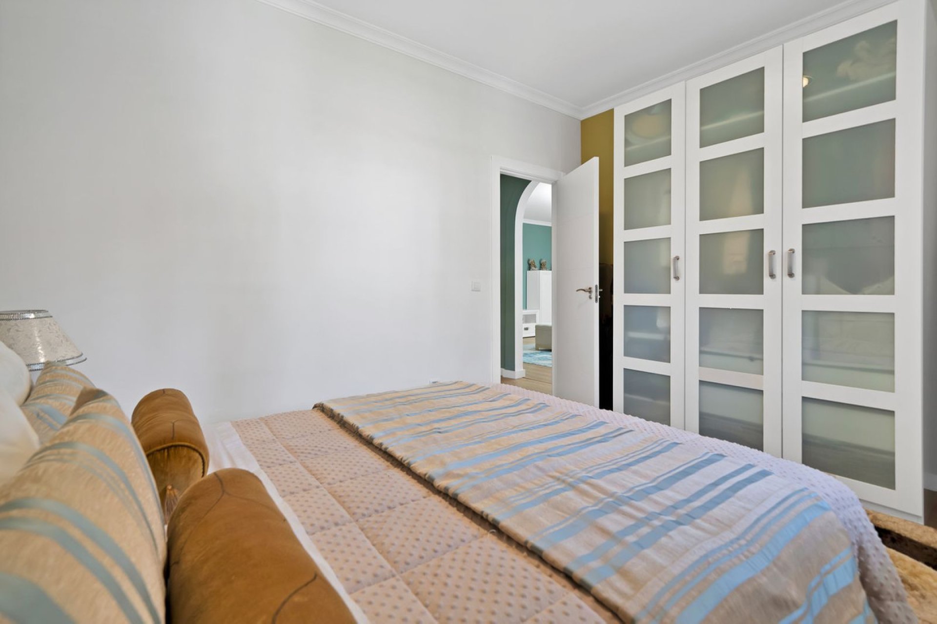 Resale - House - Detached Villa - Estepona - Estepona Centro