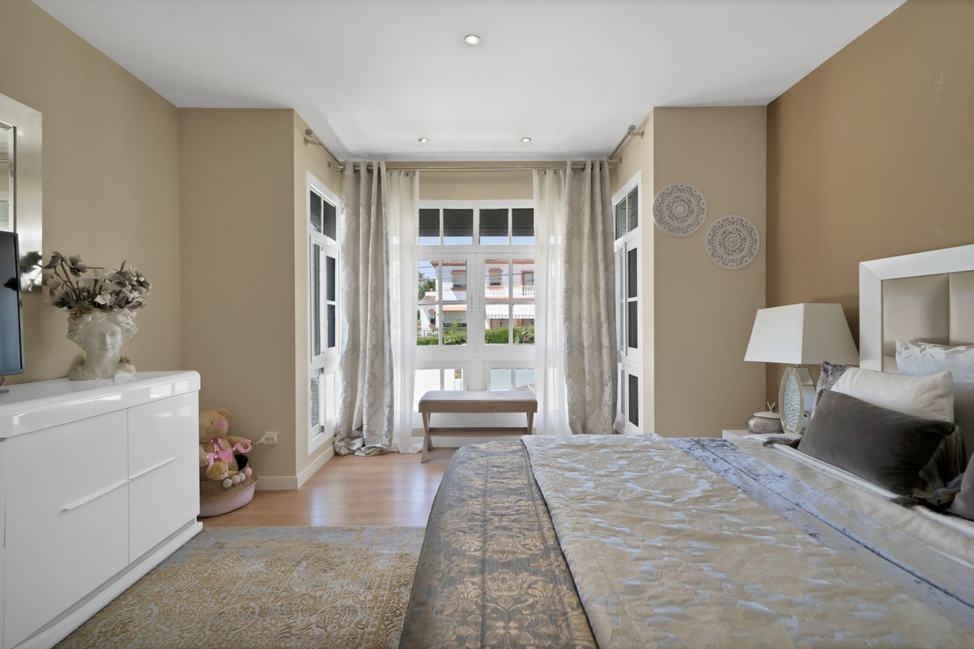 Resale - House - Detached Villa - Estepona - Estepona Centro