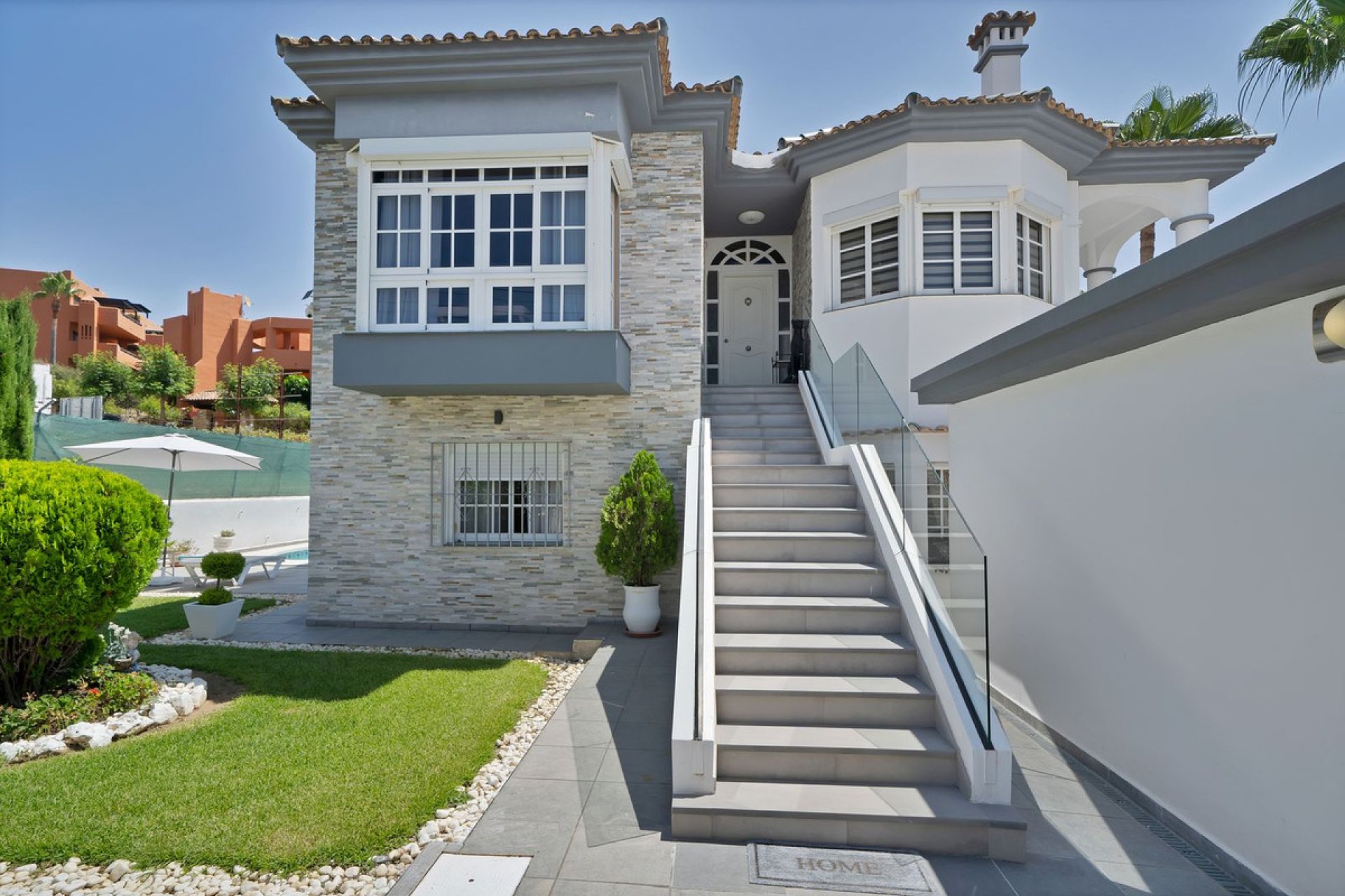 Resale - House - Detached Villa - Estepona - Estepona Centro