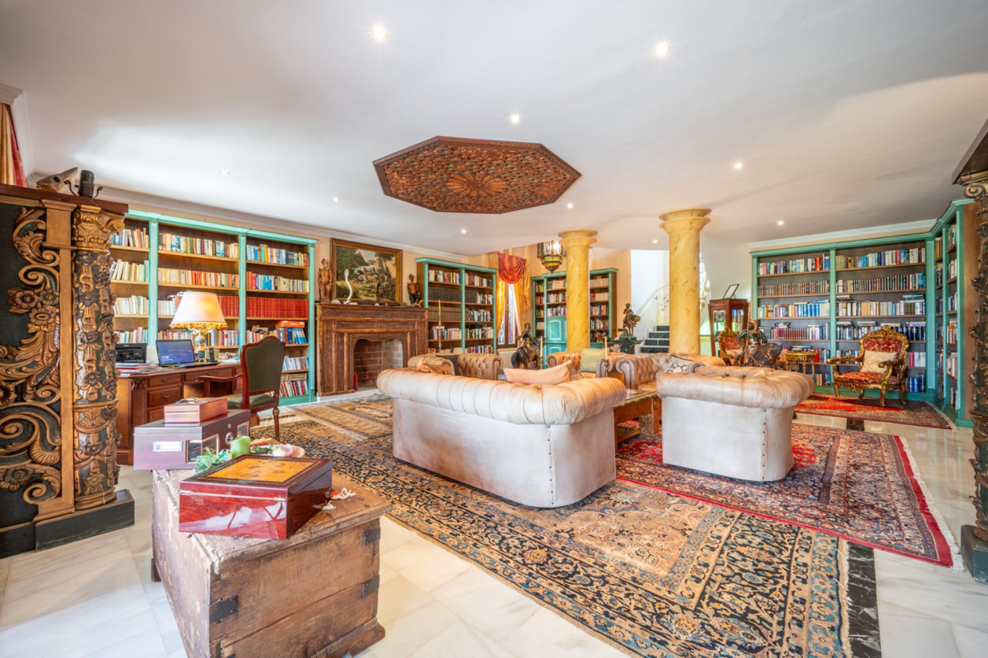 Resale - House - Detached Villa - Estepona - Estepona Centro