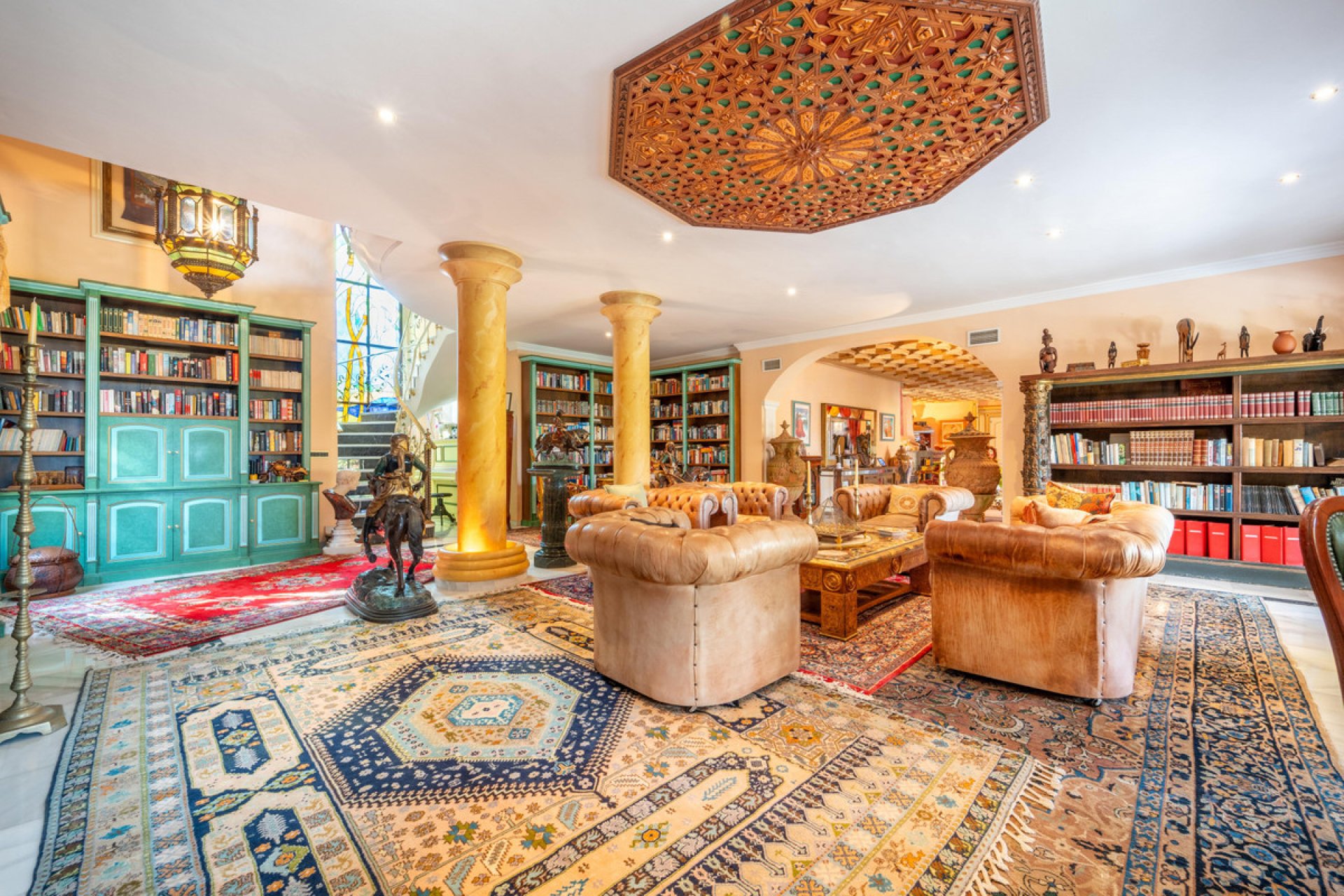 Resale - House - Detached Villa - Estepona - Estepona Centro