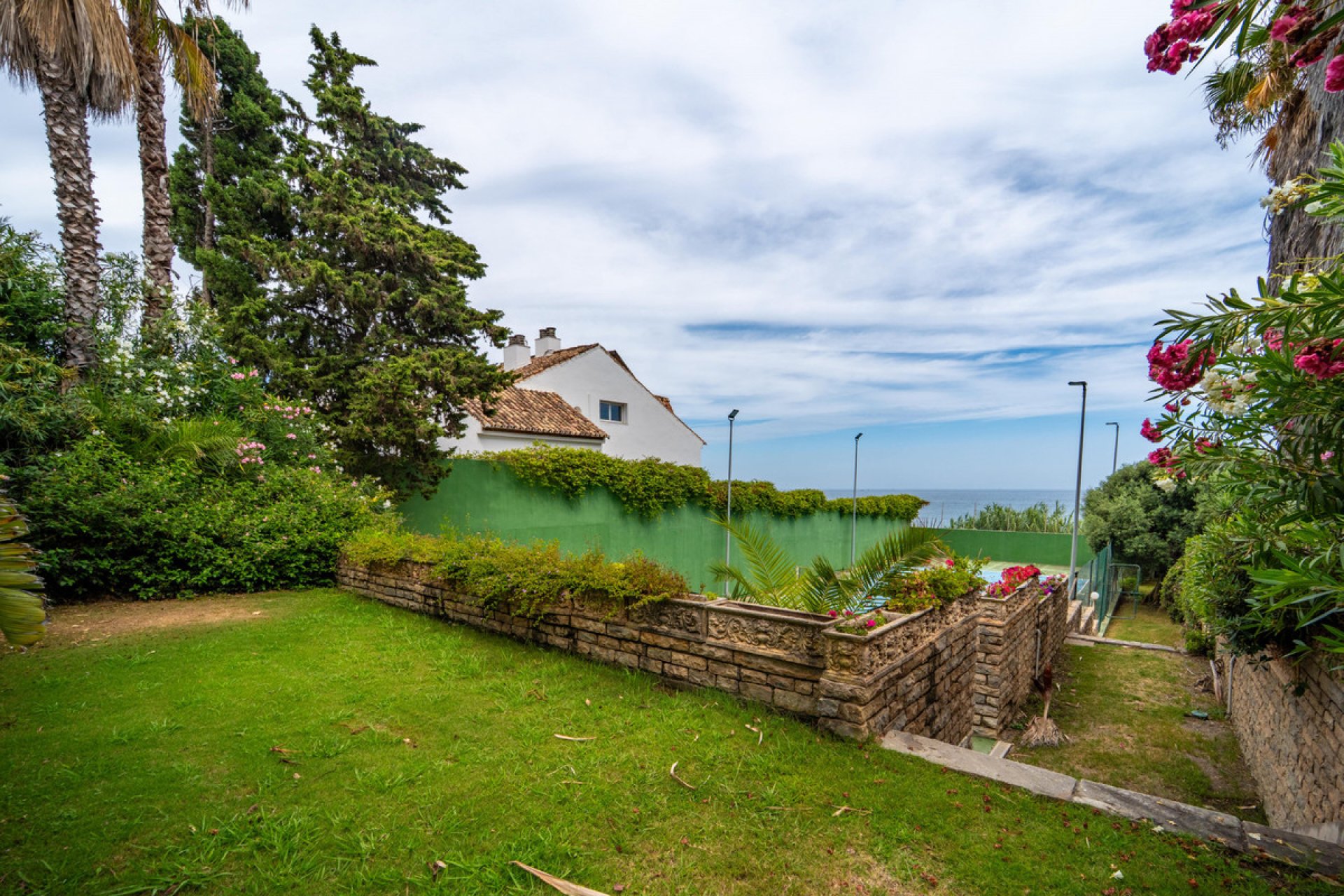 Resale - House - Detached Villa - Estepona - Estepona Centro