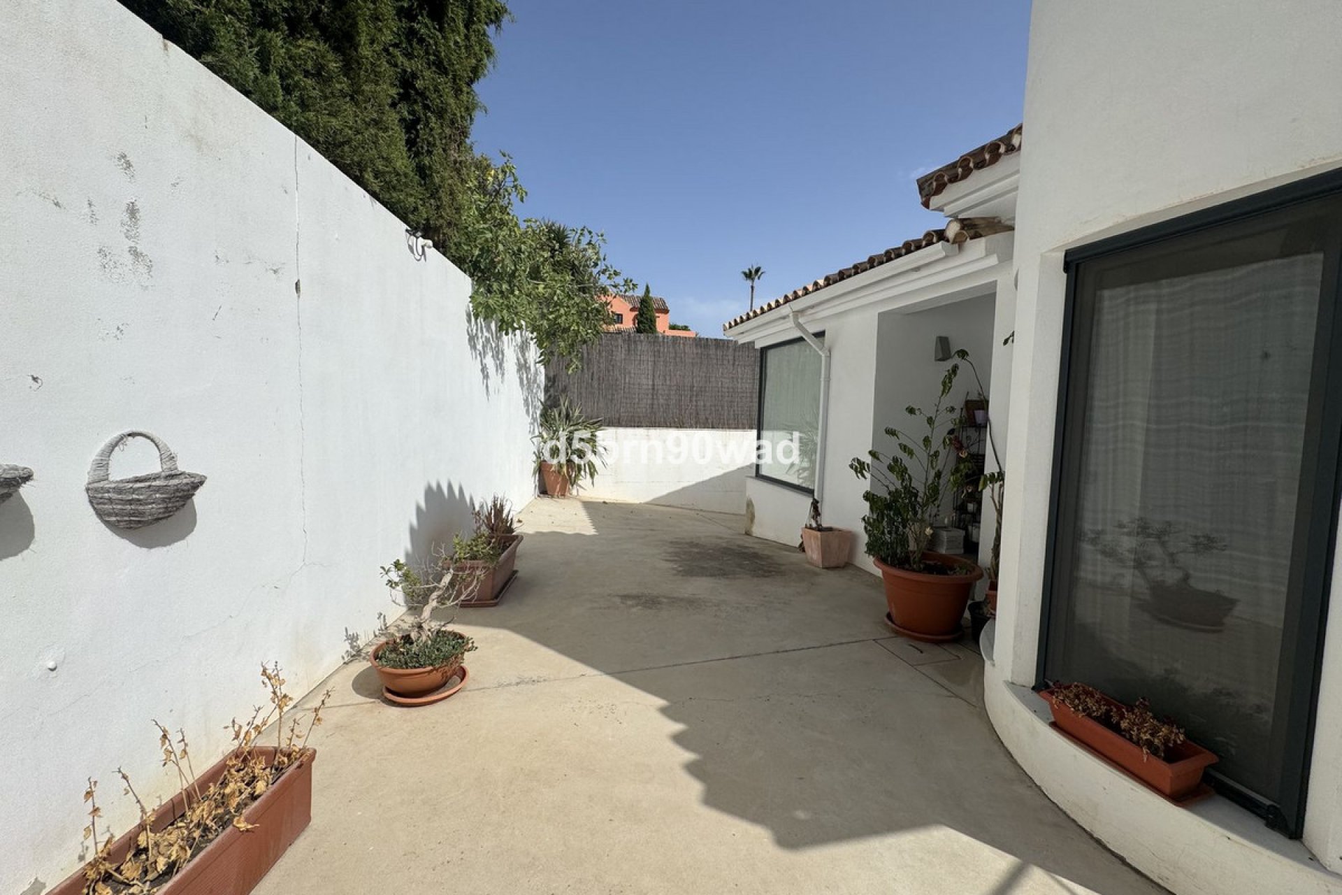 Resale - House - Detached Villa - Estepona - Estepona Centro