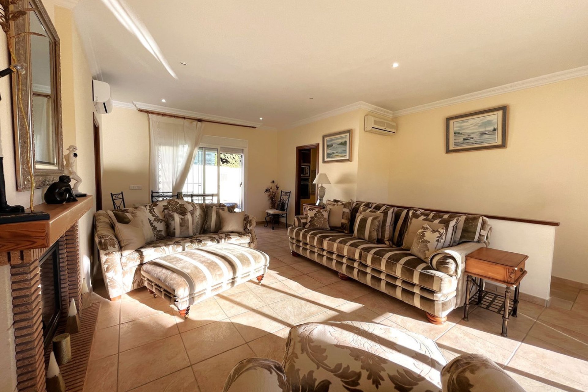 Resale - House - Detached Villa - Estepona - Estepona Centro