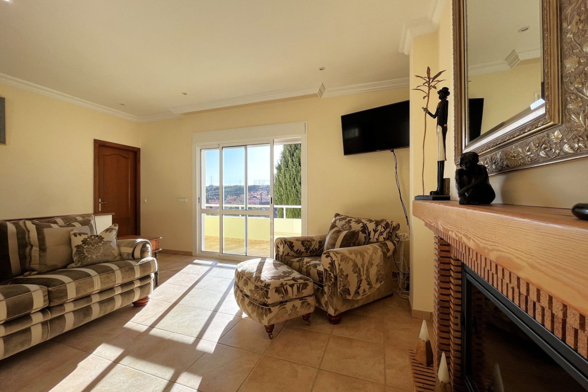 Resale - House - Detached Villa - Estepona - Estepona Centro