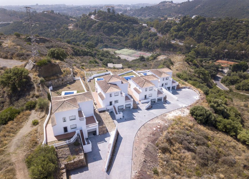 Resale - House - Detached Villa - Estepona - Estepona Centro