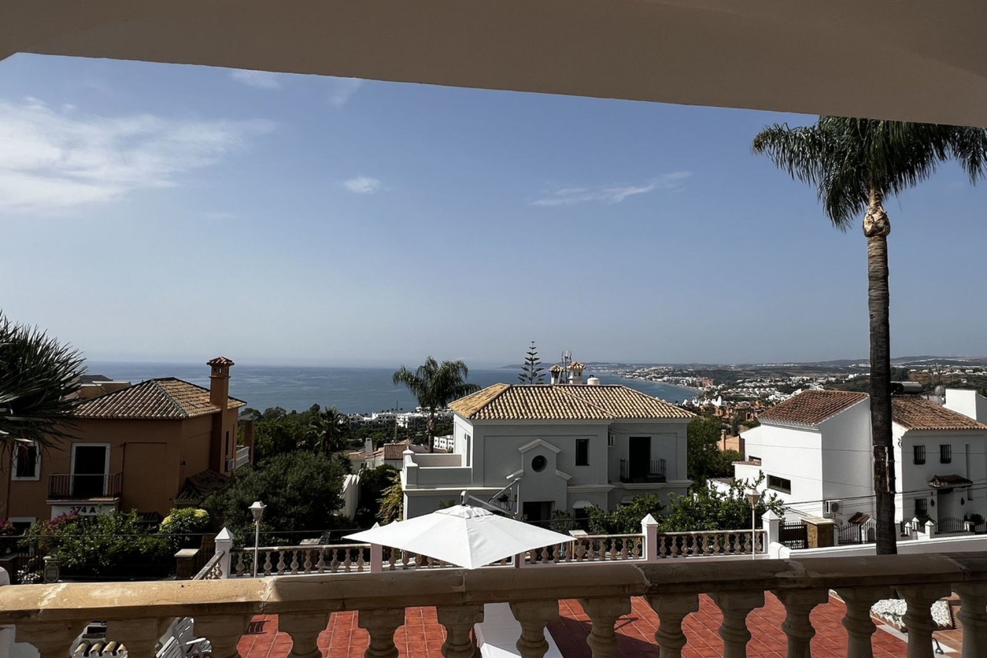 Resale - House - Detached Villa - Estepona - Estepona Centro