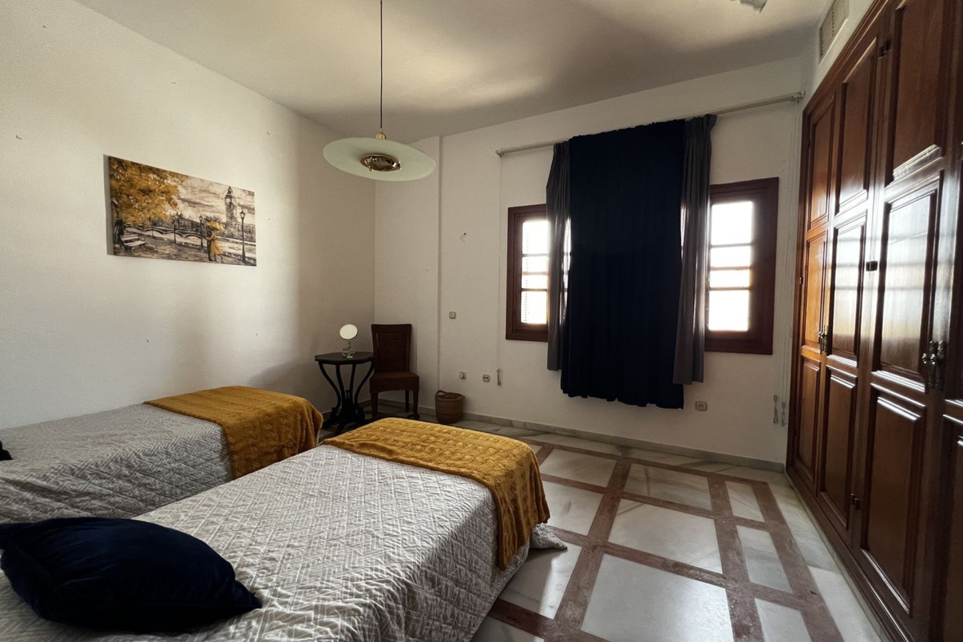 Resale - House - Detached Villa - Estepona - Estepona Centro