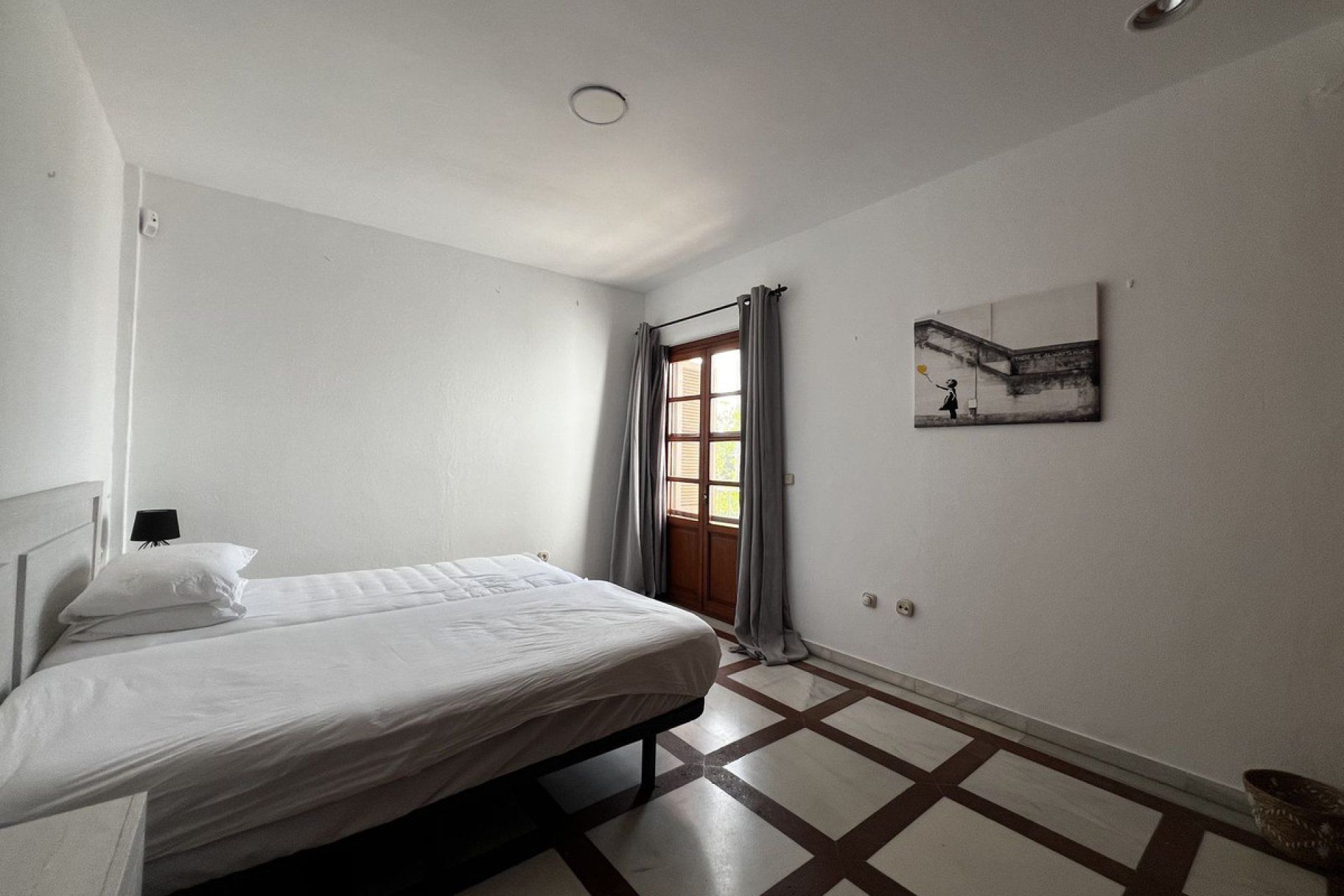 Resale - House - Detached Villa - Estepona - Estepona Centro