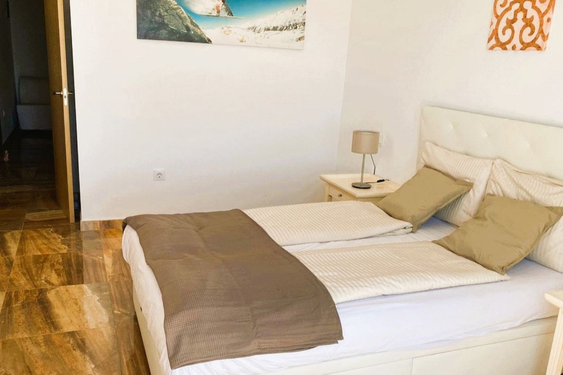 Resale - House - Detached Villa - Estepona - Estepona Centro