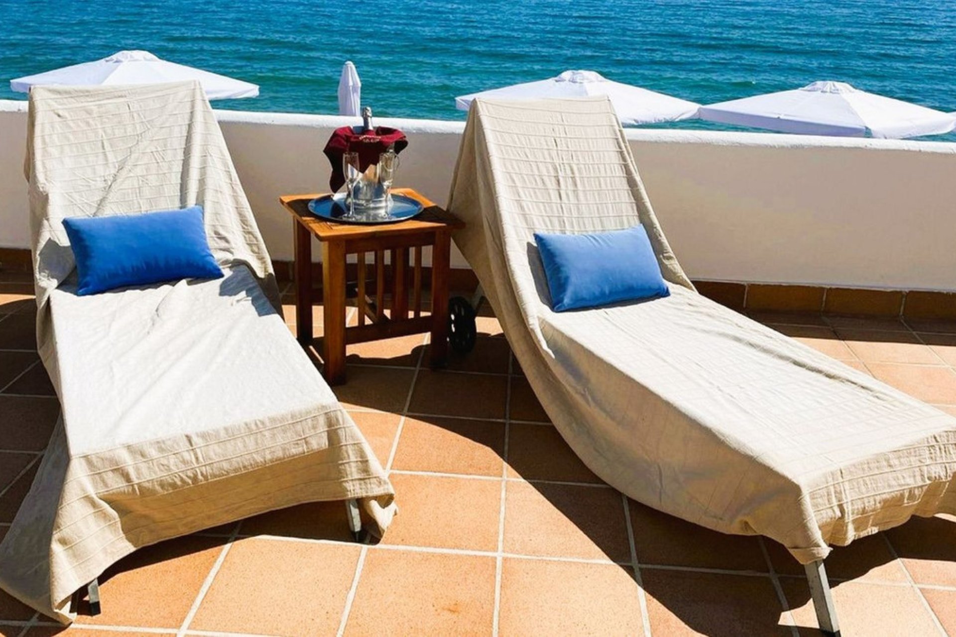 Resale - House - Detached Villa - Estepona - Estepona Centro