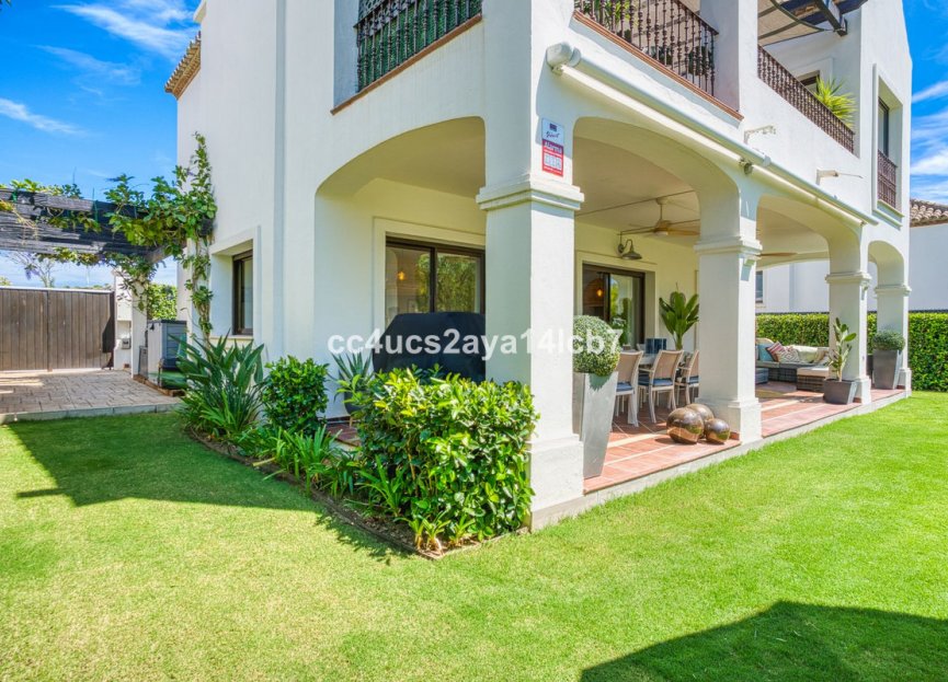 Resale - House - Detached Villa - Estepona - Estepona Centro