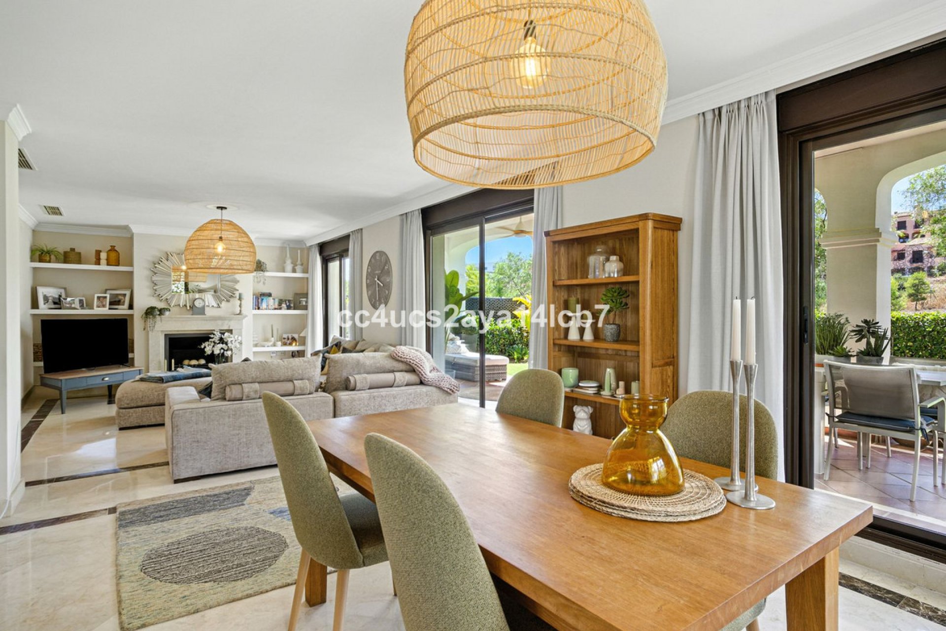 Resale - House - Detached Villa - Estepona - Estepona Centro