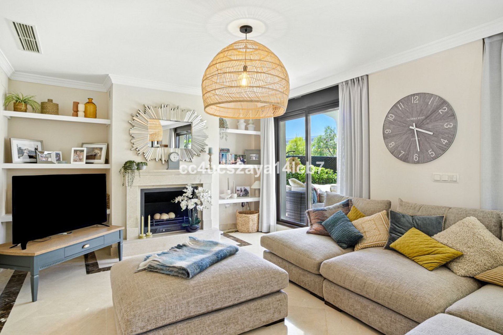 Resale - House - Detached Villa - Estepona - Estepona Centro