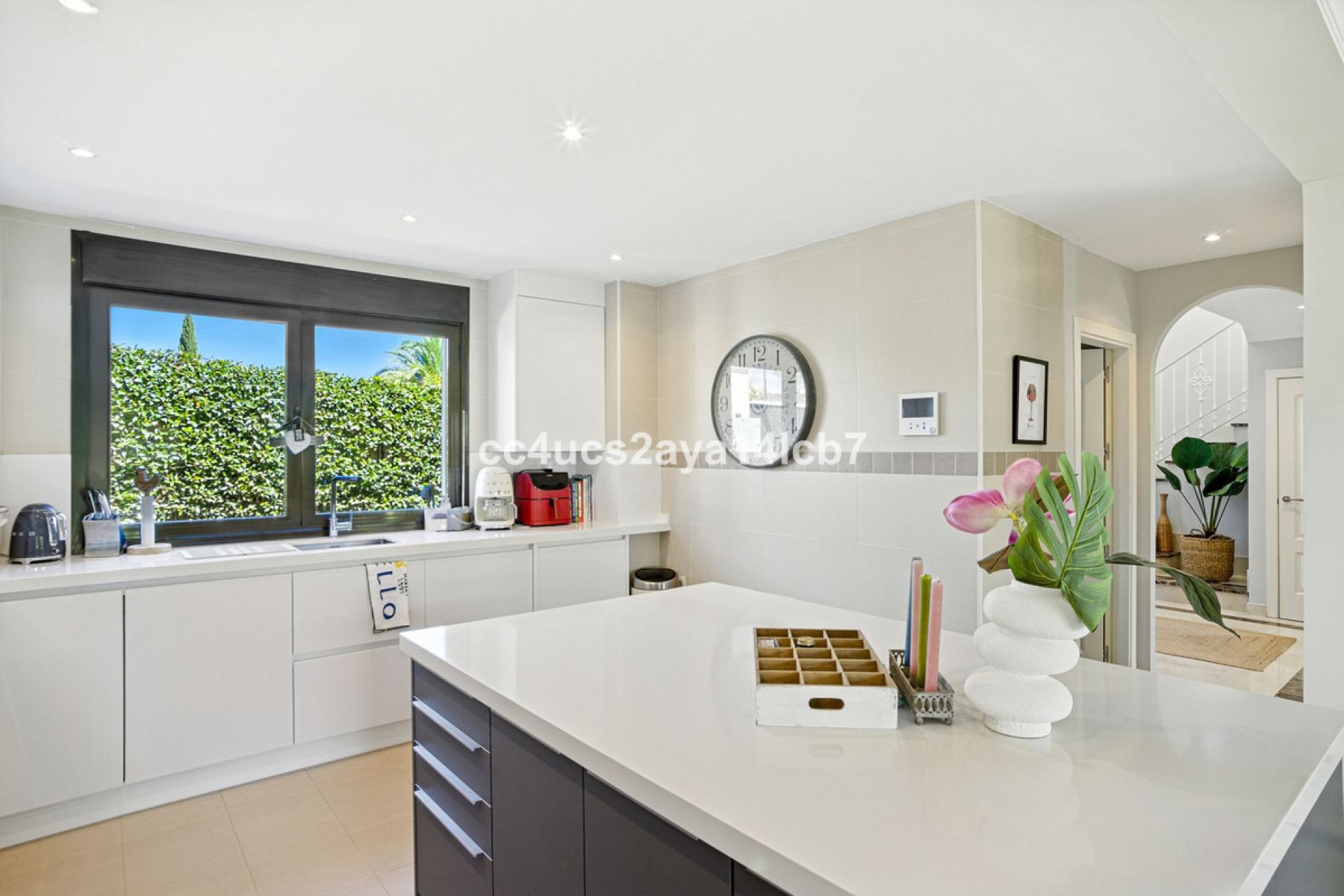 Resale - House - Detached Villa - Estepona - Estepona Centro