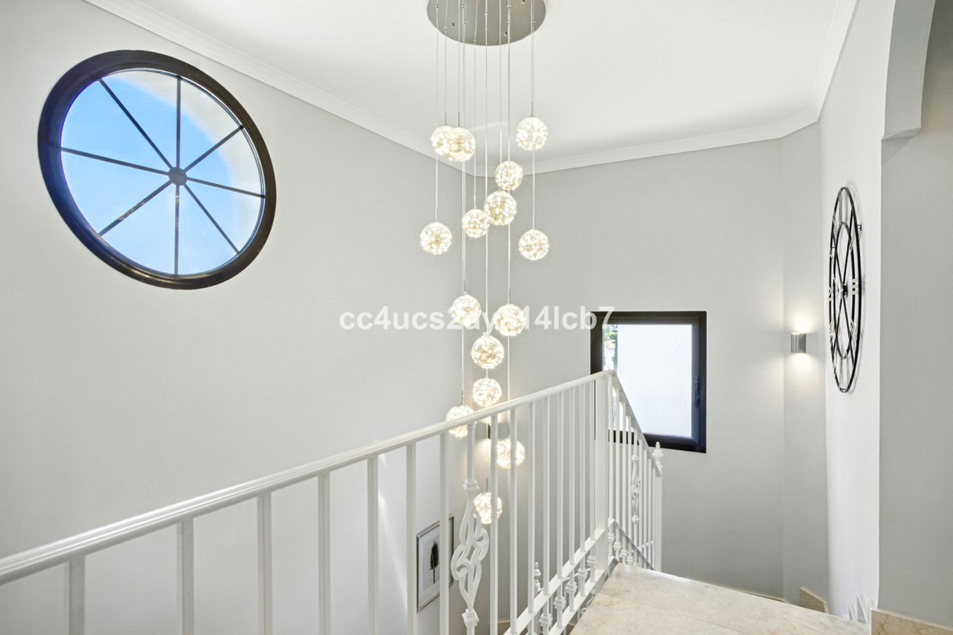 Resale - House - Detached Villa - Estepona - Estepona Centro