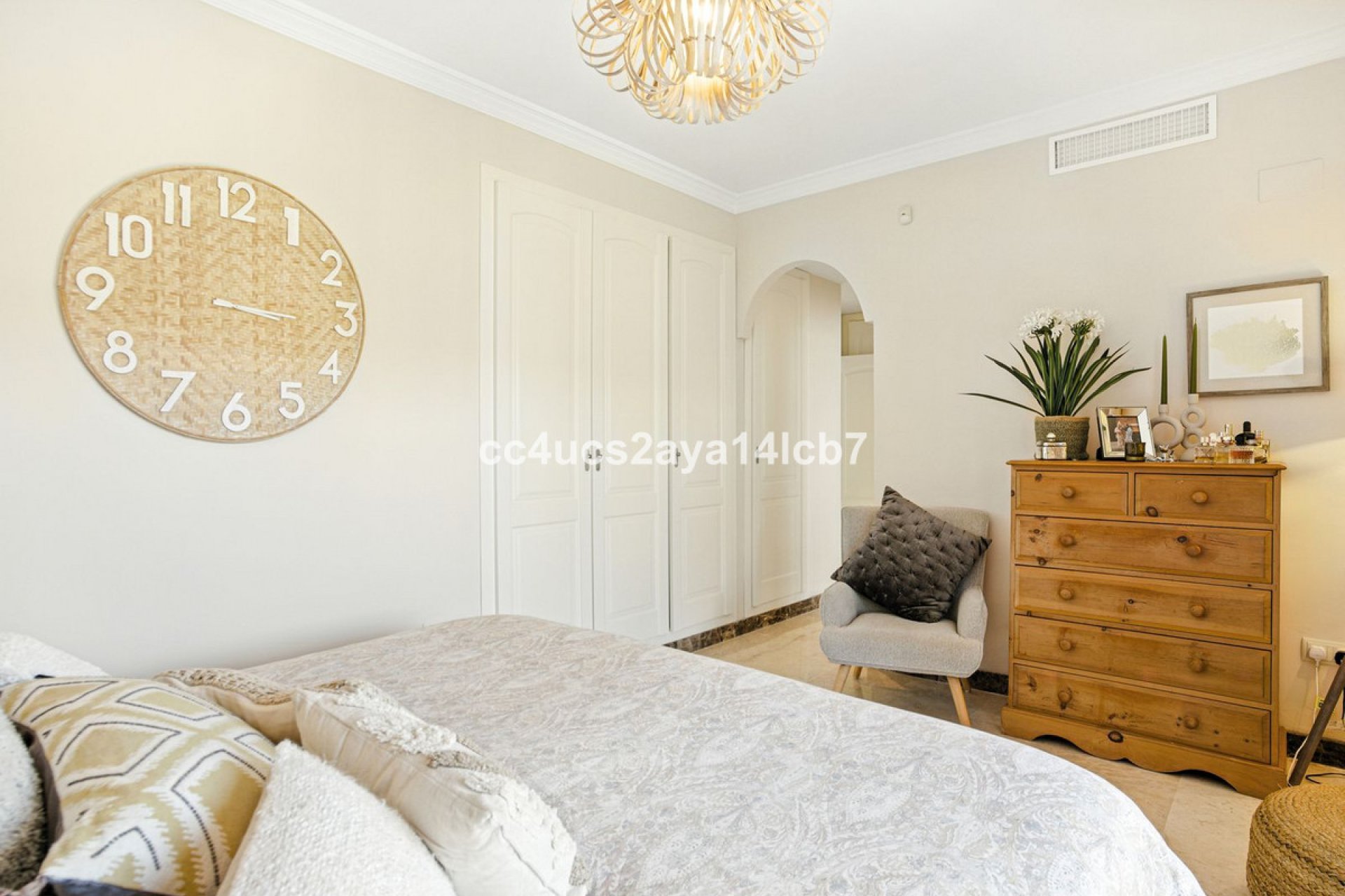 Resale - House - Detached Villa - Estepona - Estepona Centro