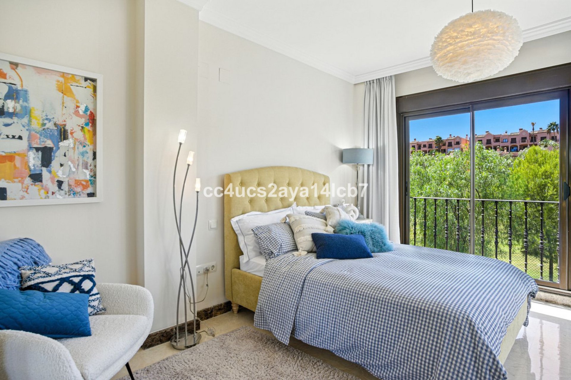 Resale - House - Detached Villa - Estepona - Estepona Centro