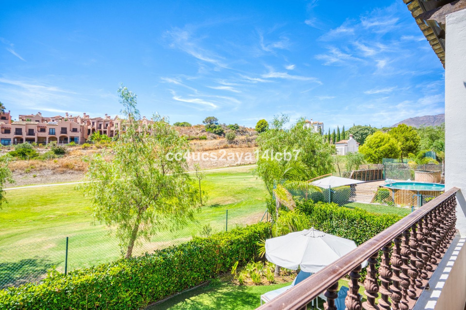 Resale - House - Detached Villa - Estepona - Estepona Centro