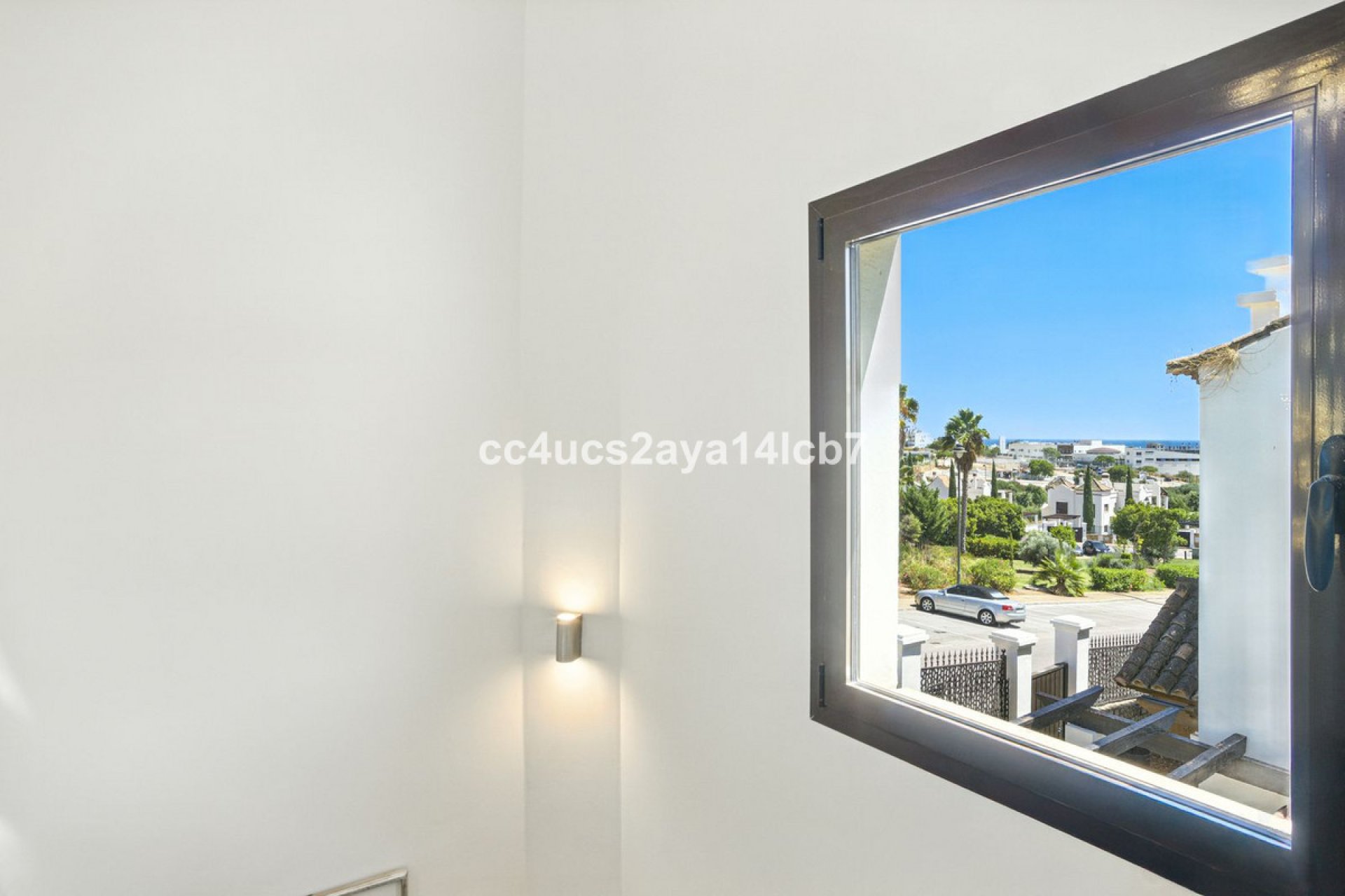 Resale - House - Detached Villa - Estepona - Estepona Centro