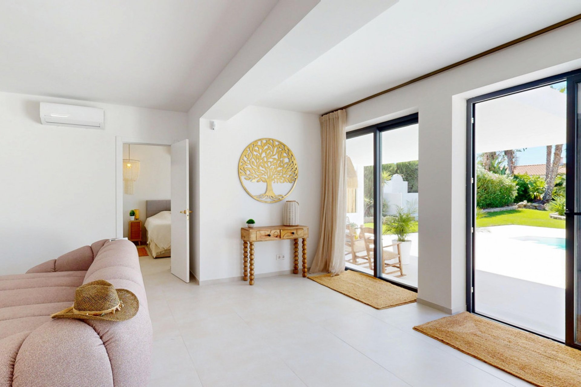 Resale - House - Detached Villa - Estepona - Estepona Centro