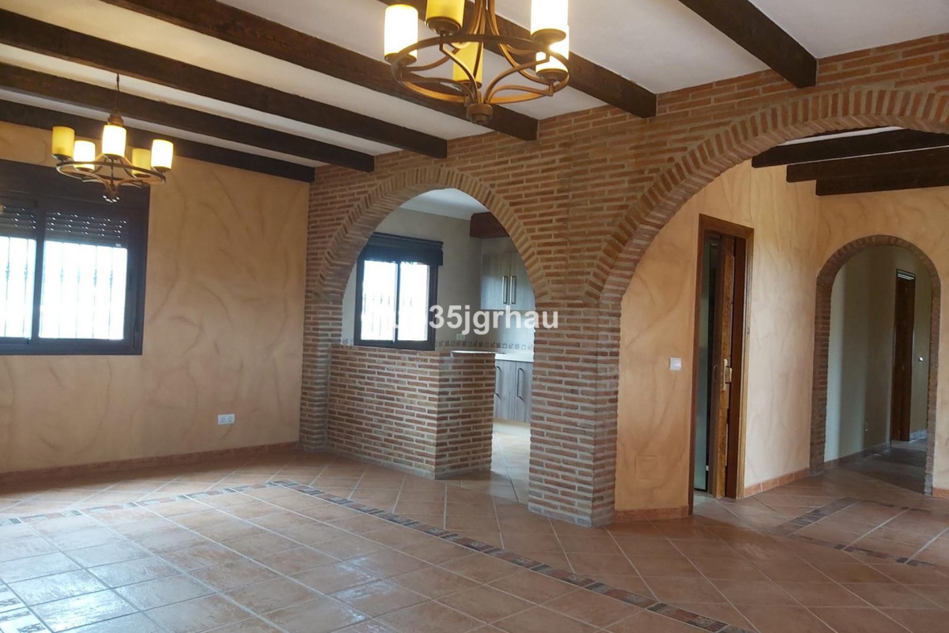 Resale - House - Detached Villa - Estepona - Estepona Centro
