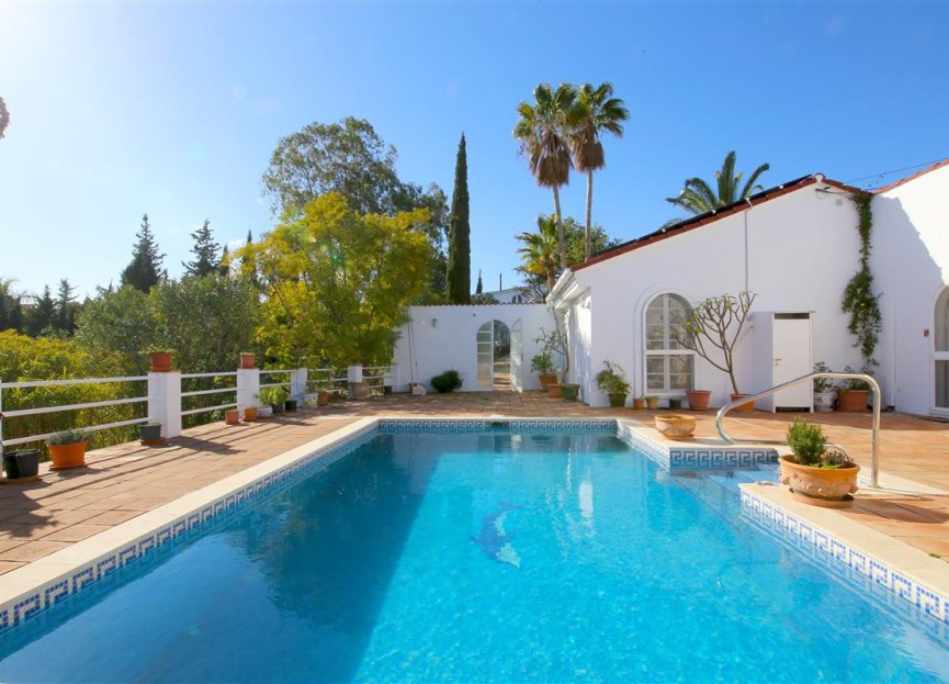 Resale - House - Detached Villa - Estepona - Estepona Centro