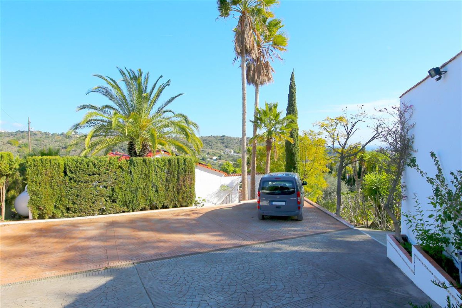 Resale - House - Detached Villa - Estepona - Estepona Centro