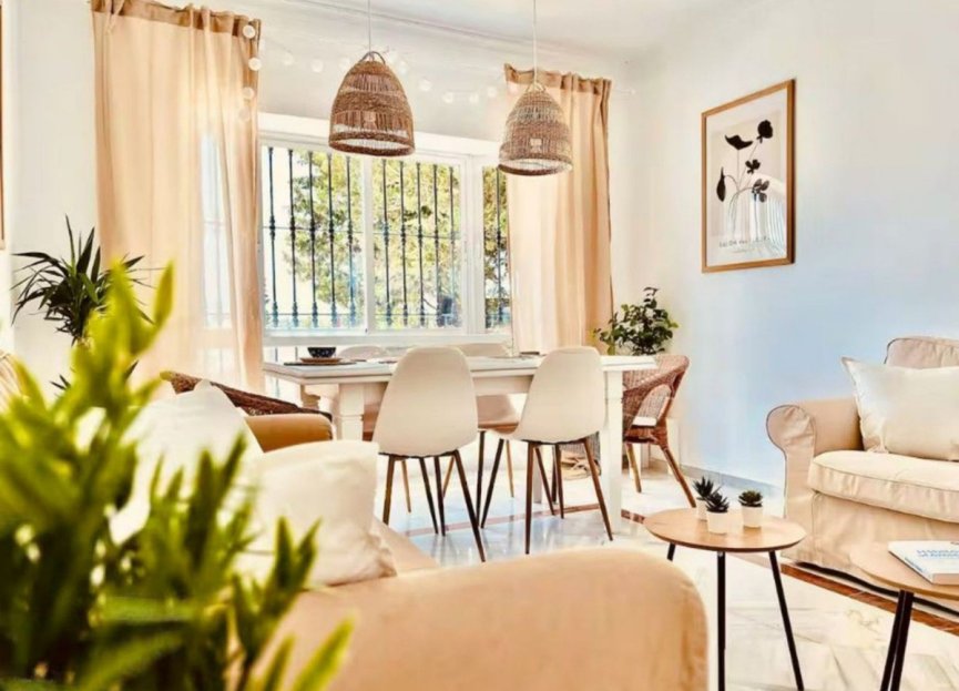 Resale - House - Detached Villa - Estepona - Estepona Centro