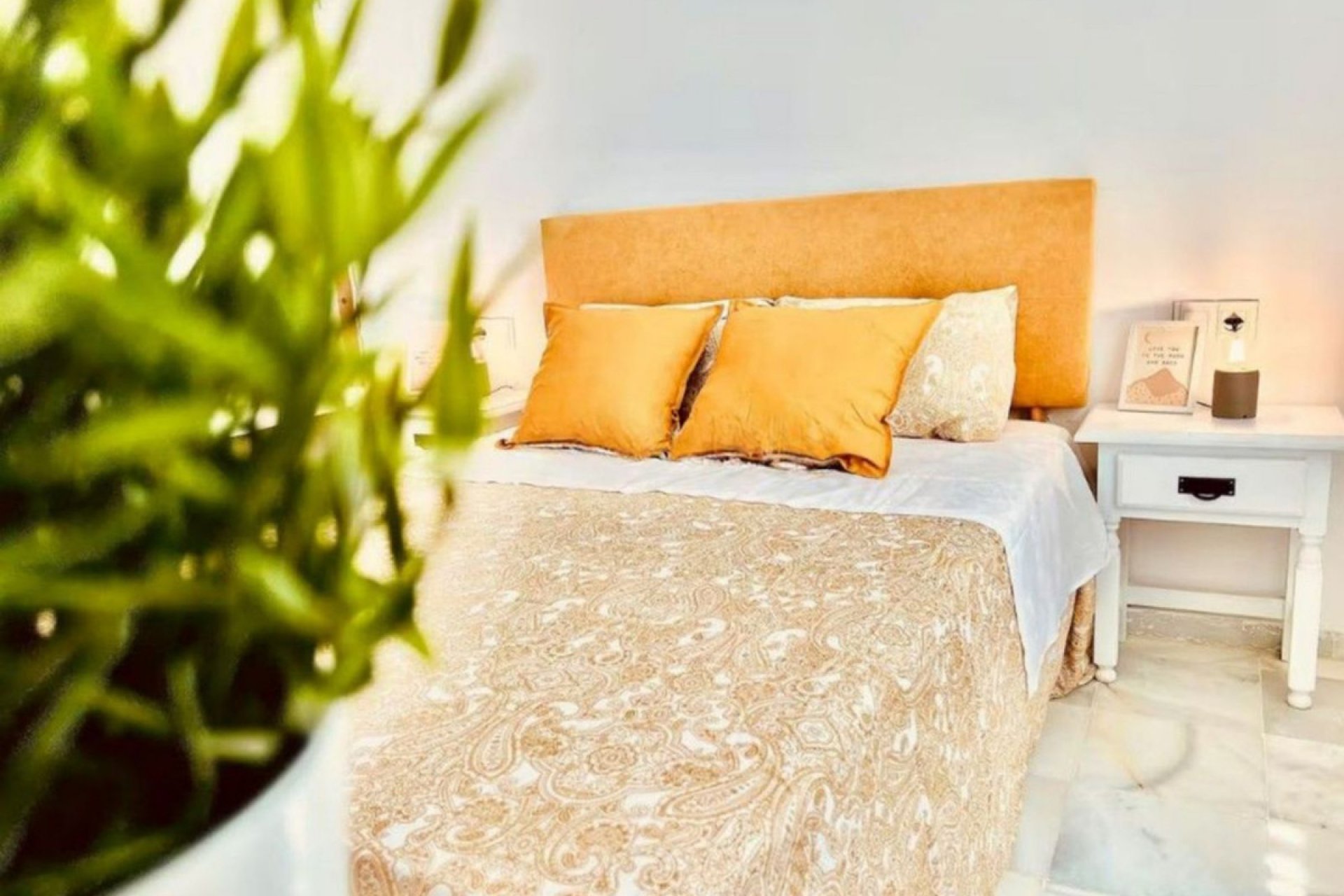 Resale - House - Detached Villa - Estepona - Estepona Centro