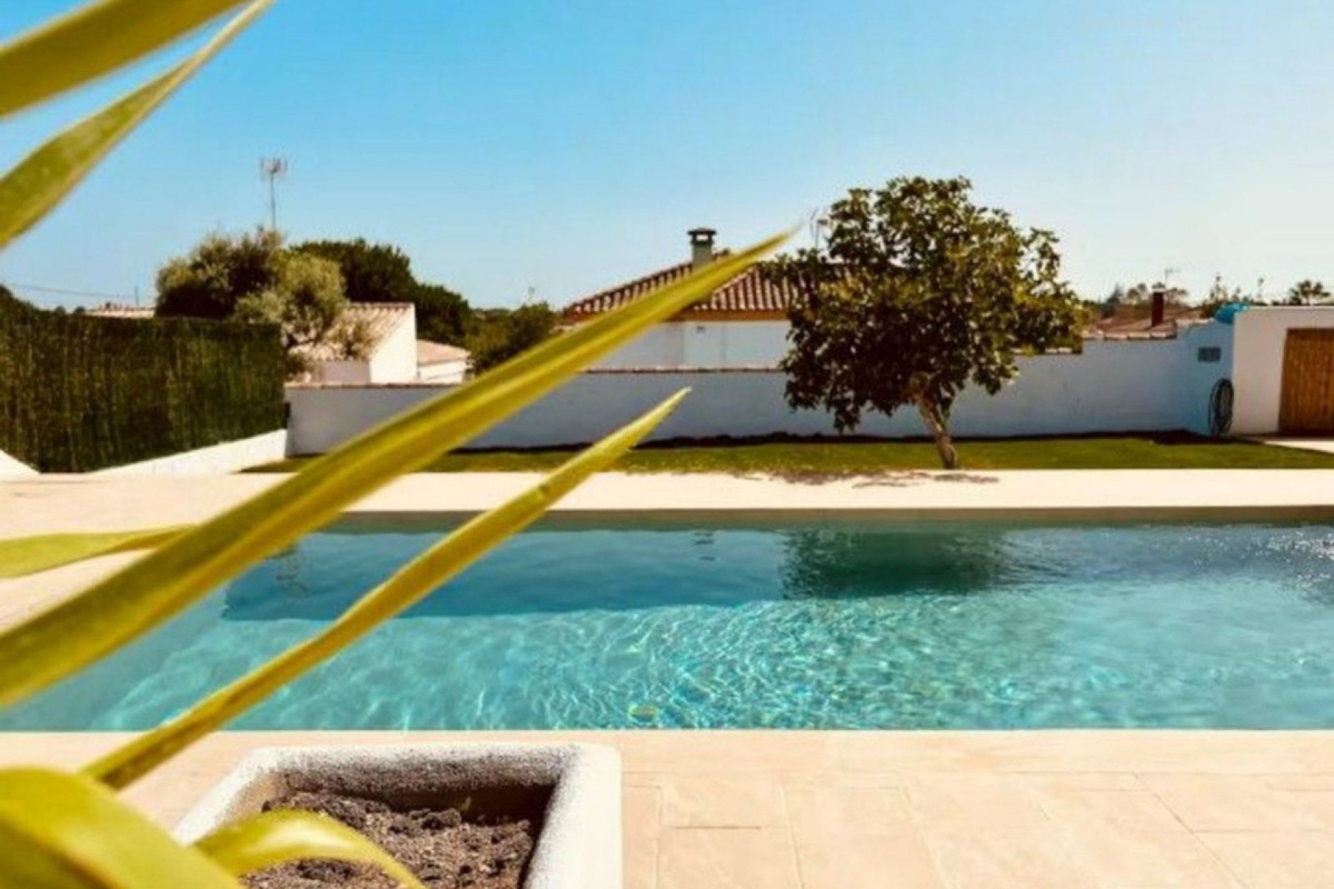 Resale - House - Detached Villa - Estepona - Estepona Centro