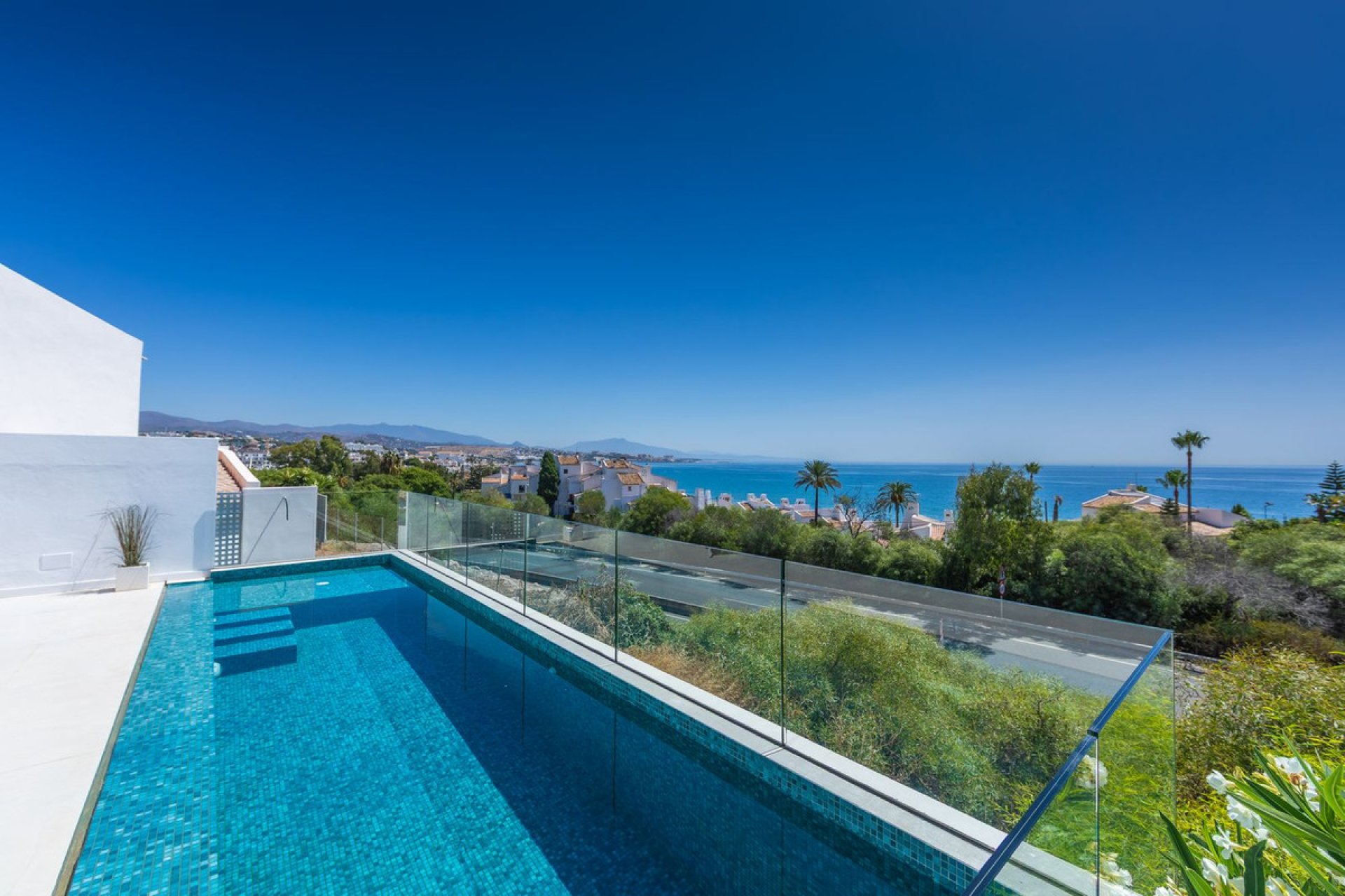 Resale - House - Detached Villa - Estepona - Estepona Centro