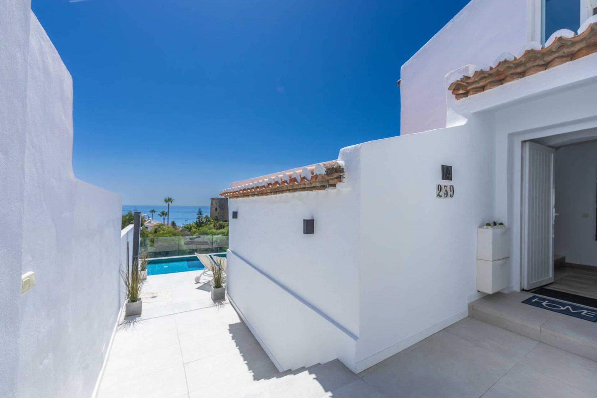Resale - House - Detached Villa - Estepona - Estepona Centro