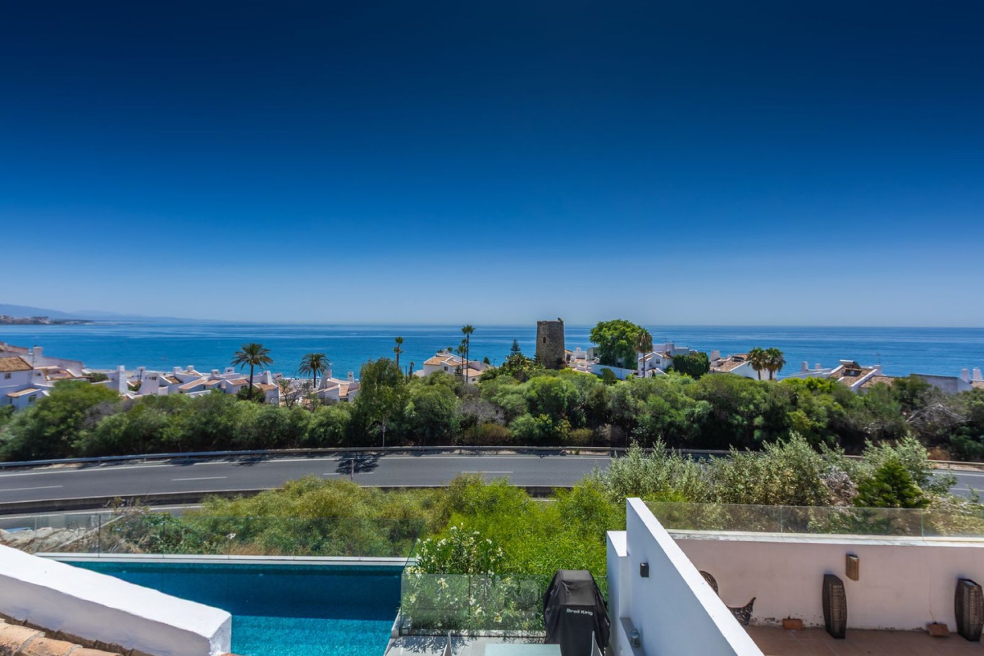 Resale - House - Detached Villa - Estepona - Estepona Centro